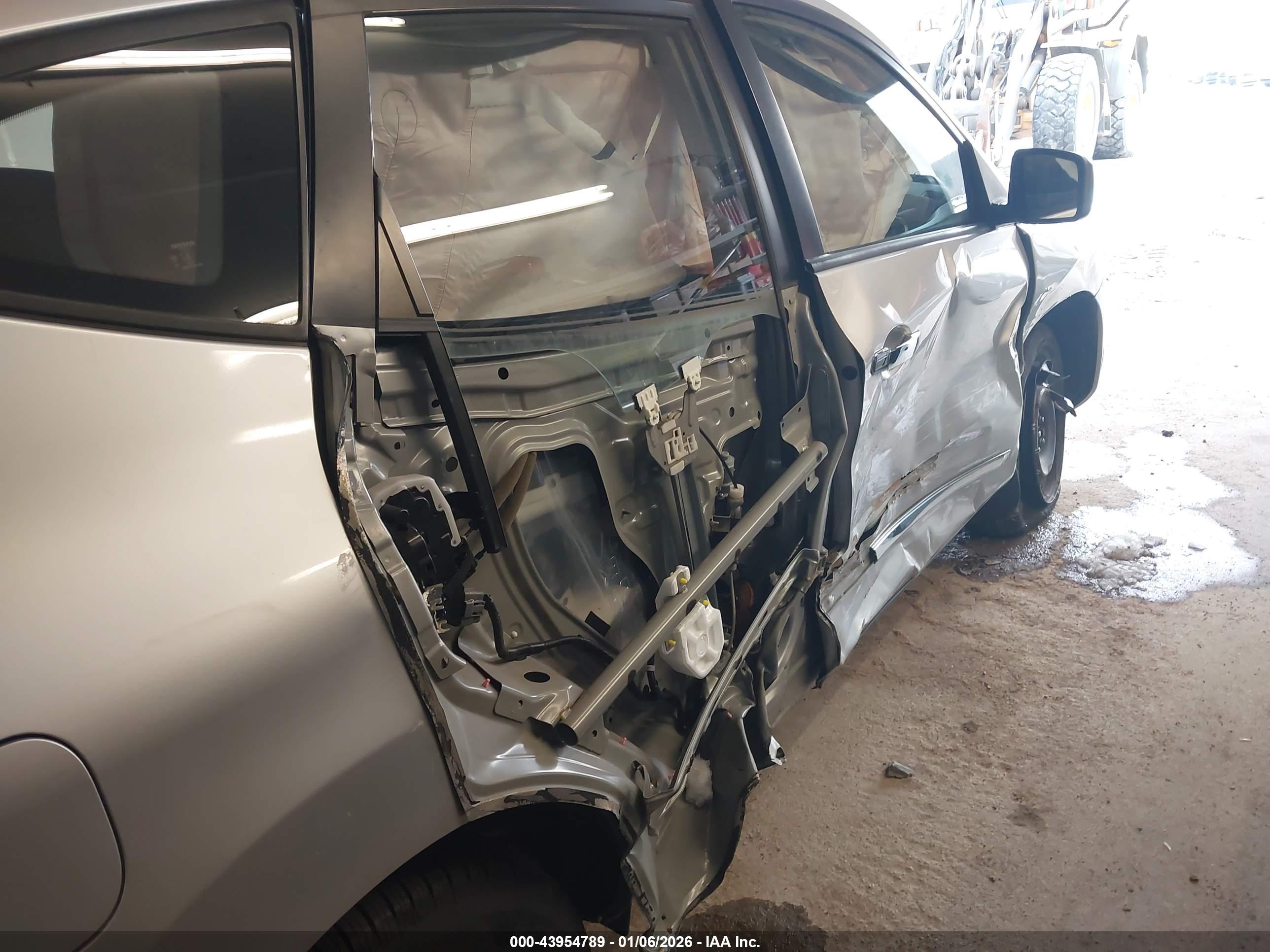 NISSAN ROGUE image 6