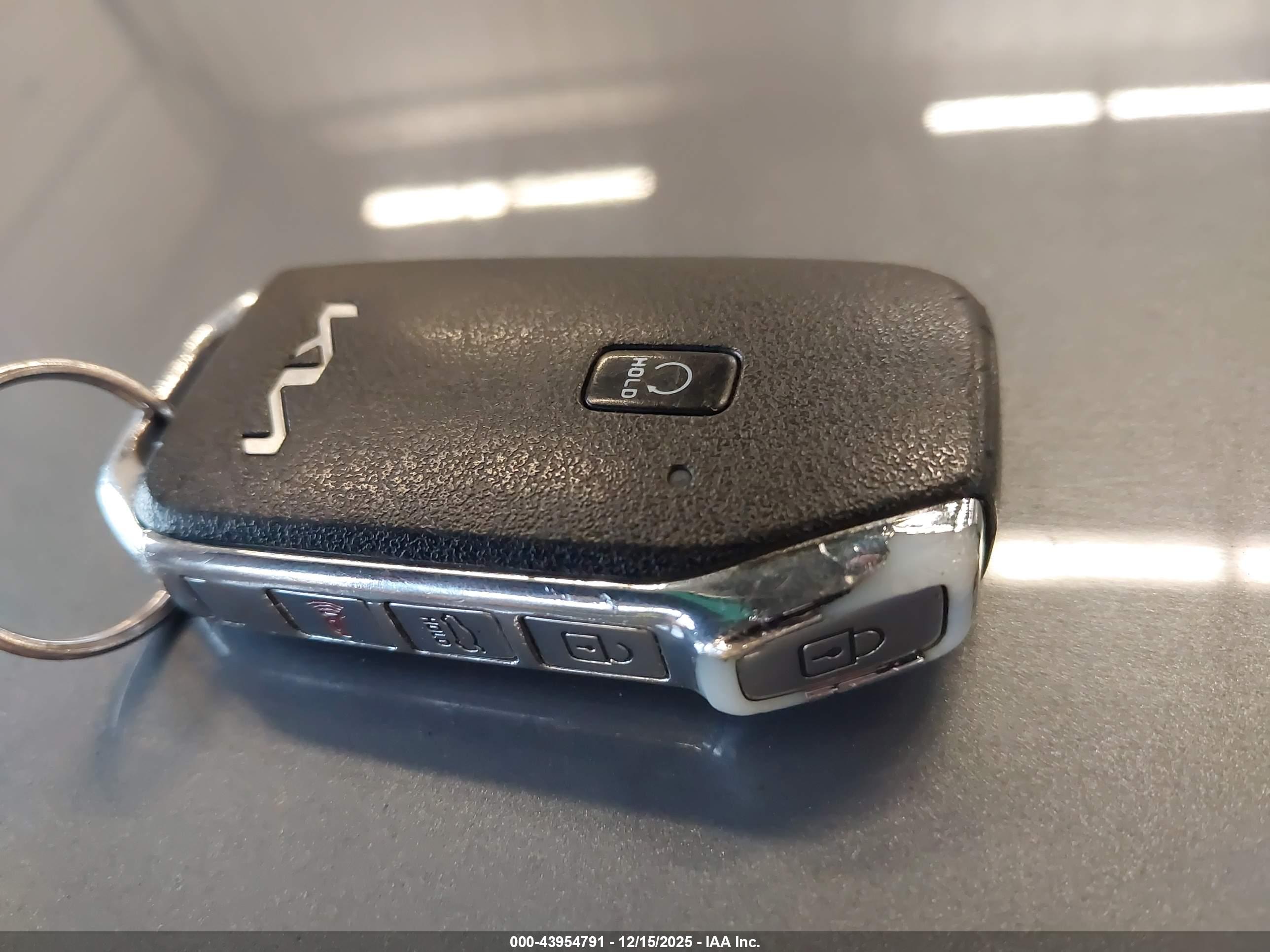 KIA K5 image 11