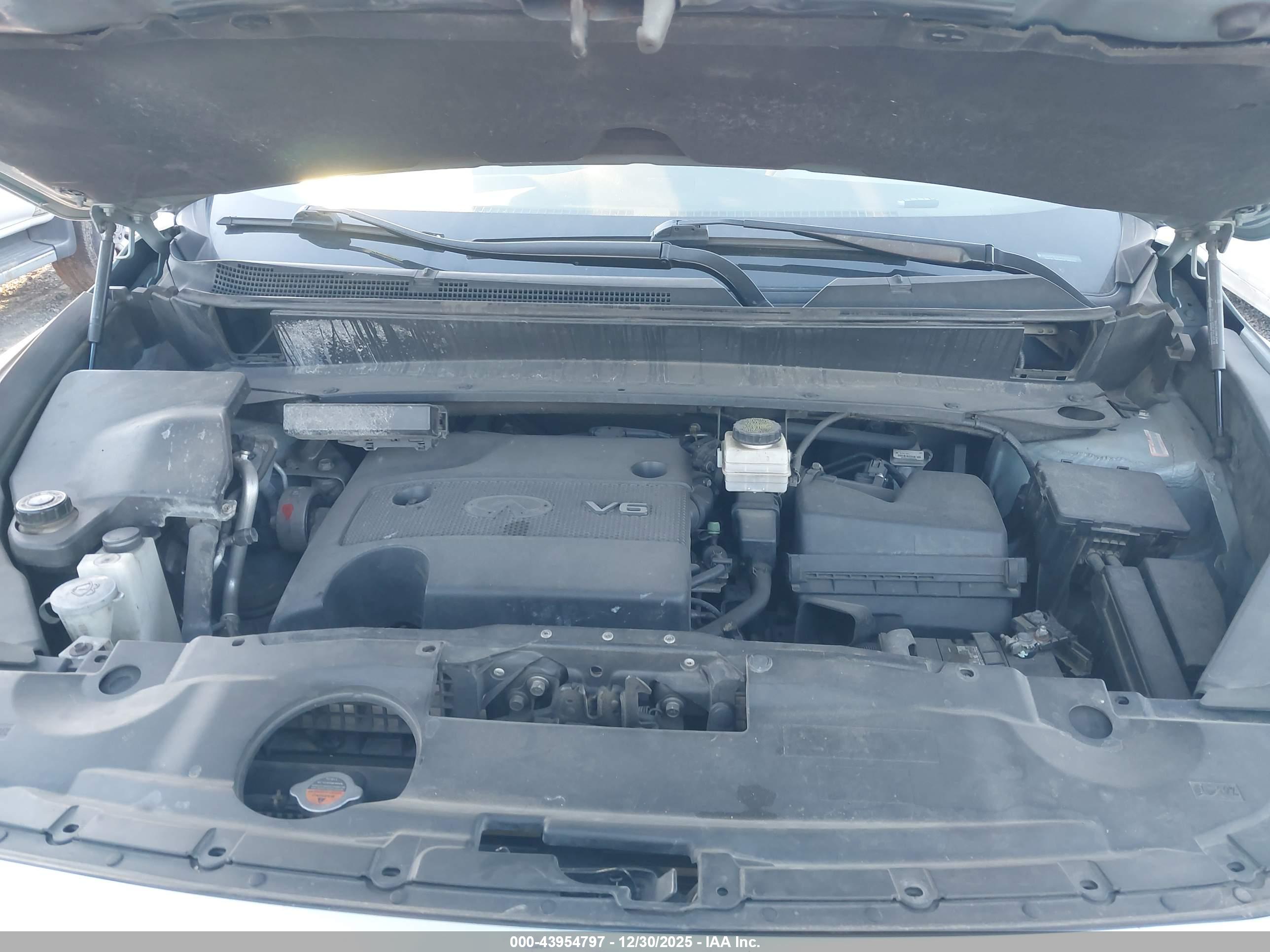 INFINITI JX35 image 10
