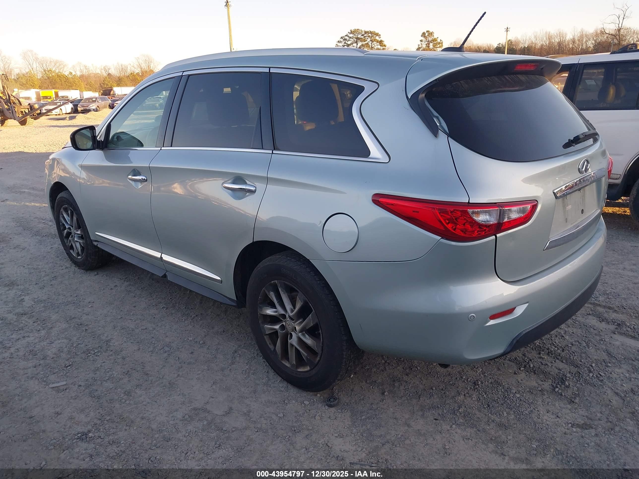 INFINITI JX35 image 3