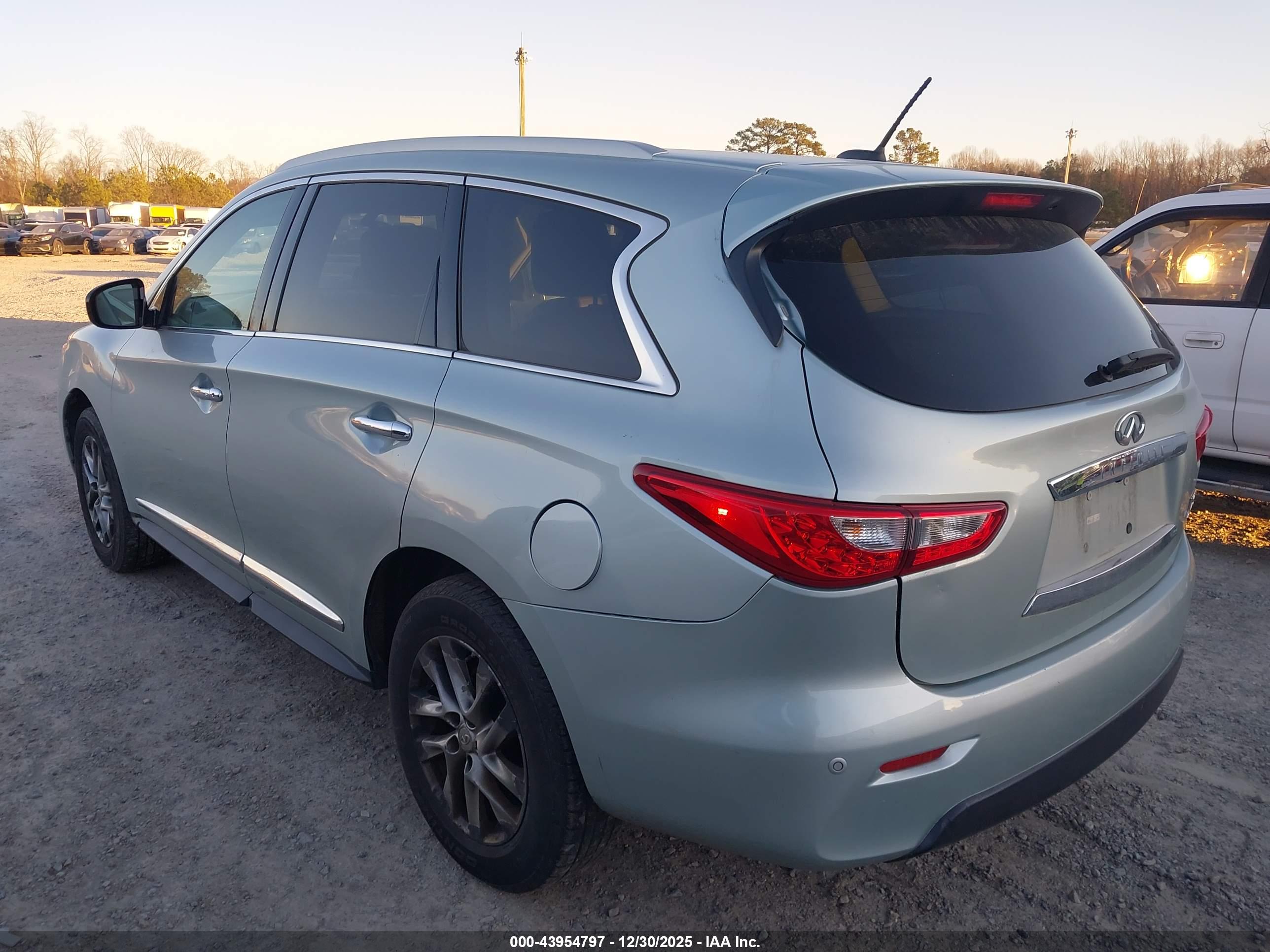 INFINITI JX35 image 6