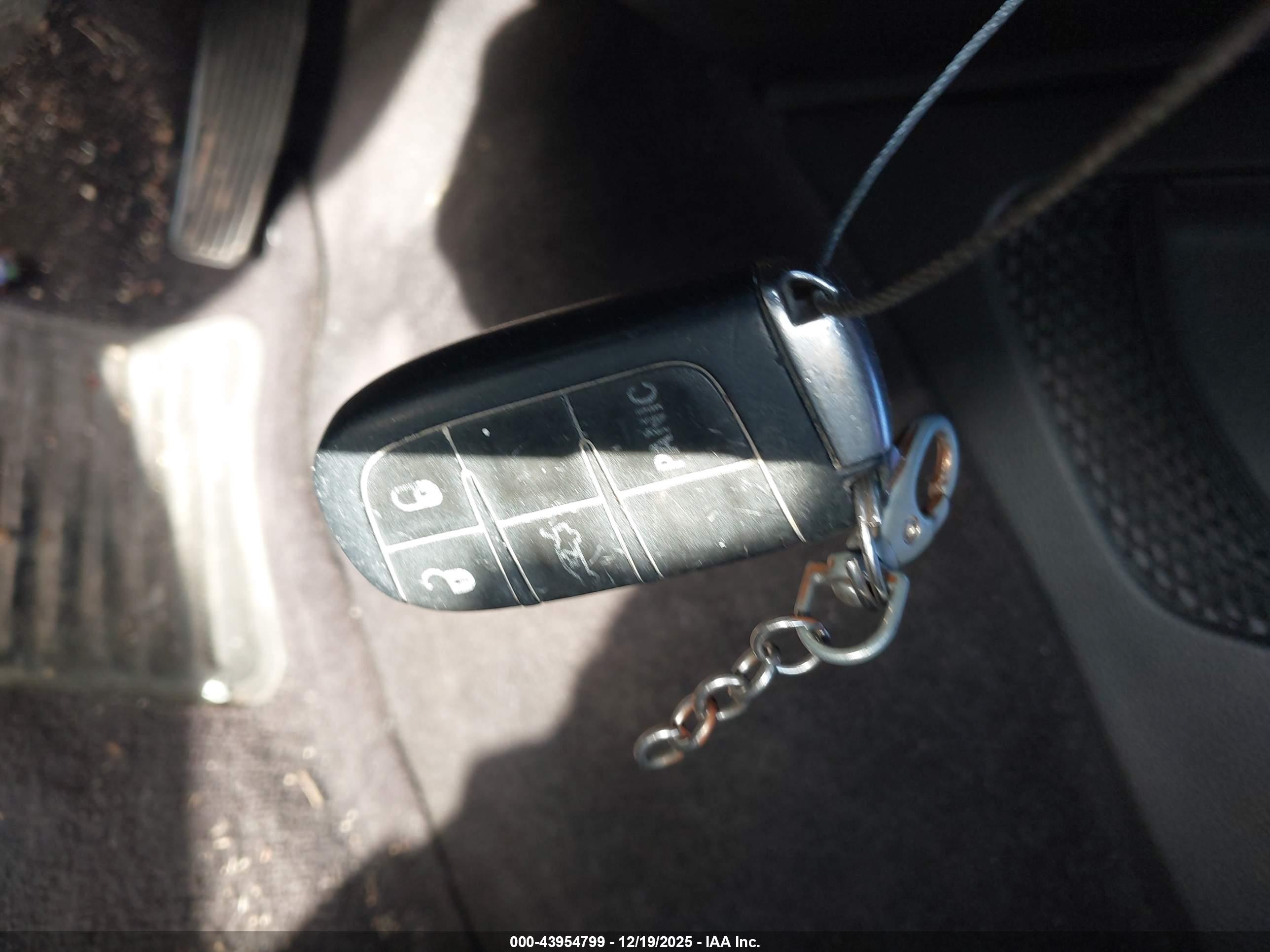 DODGE CHALLENGER image 11