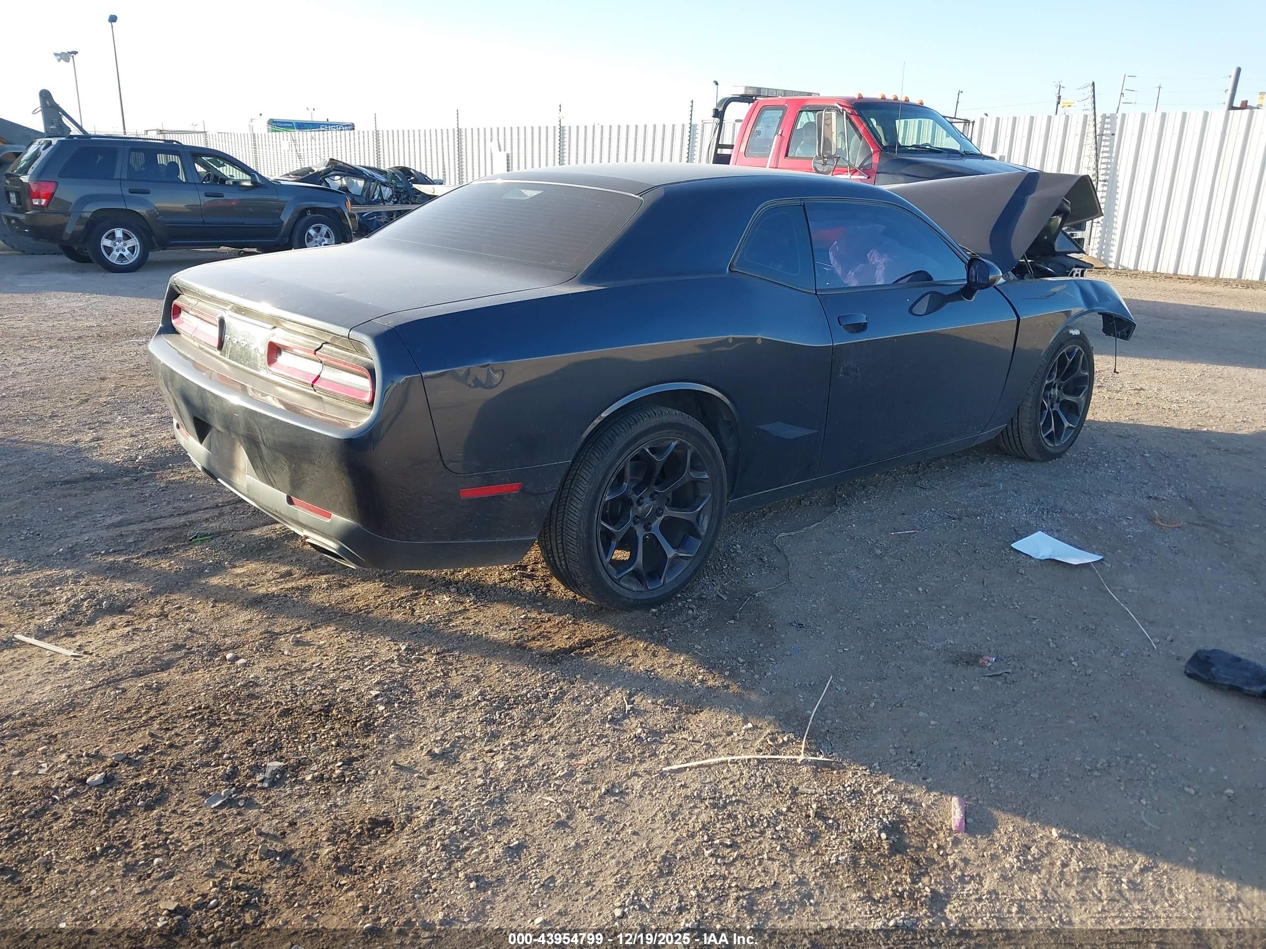 DODGE CHALLENGER image 4