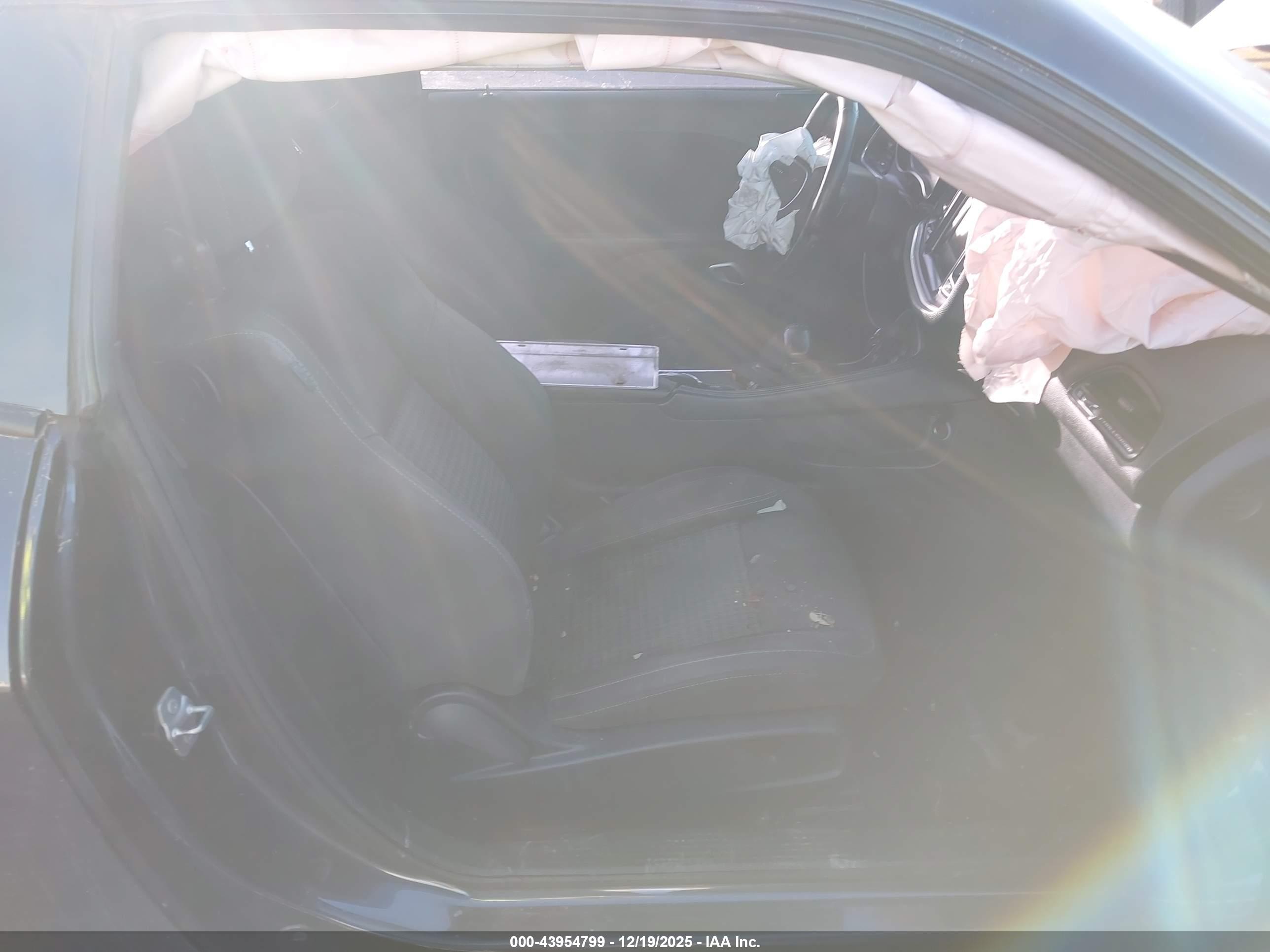 DODGE CHALLENGER image 5