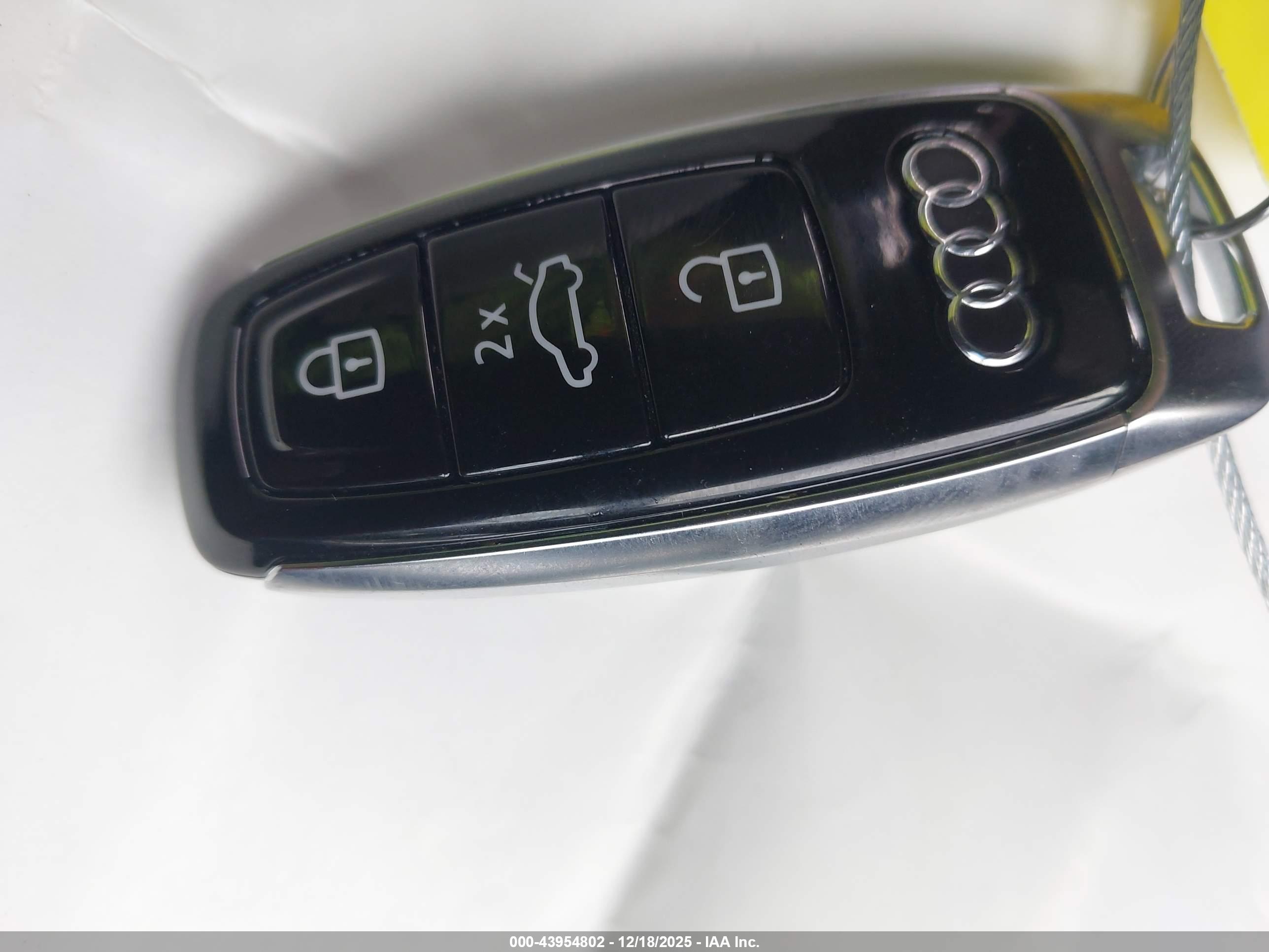 AUDI A6 image 11