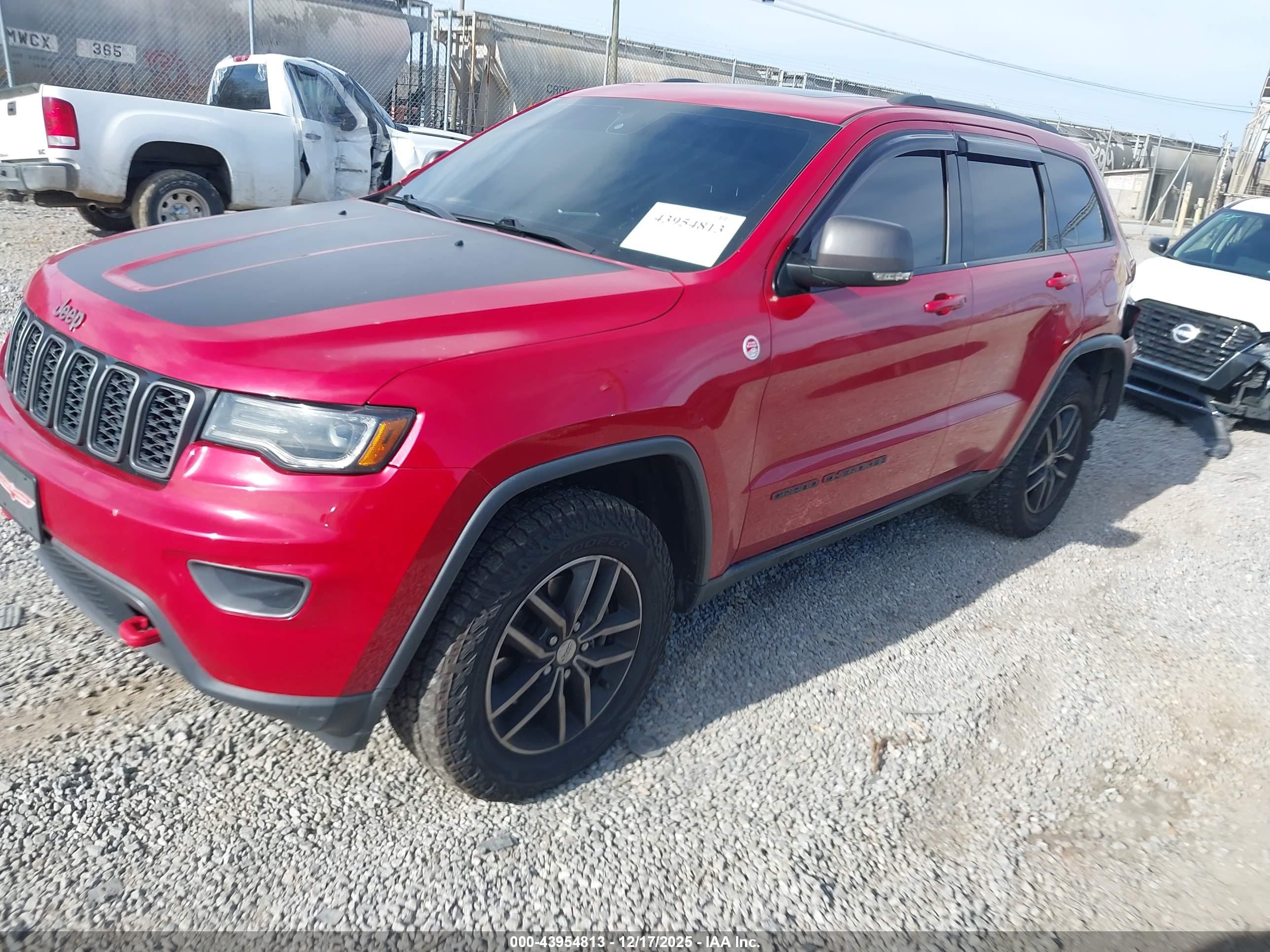 JEEP GRAND image 2