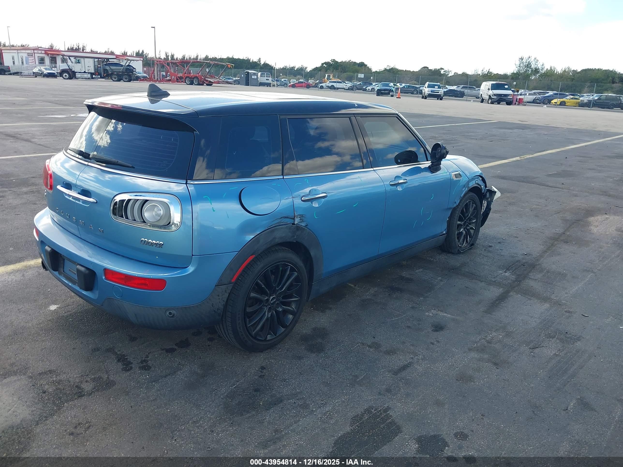MINI CLUBMAN image 4