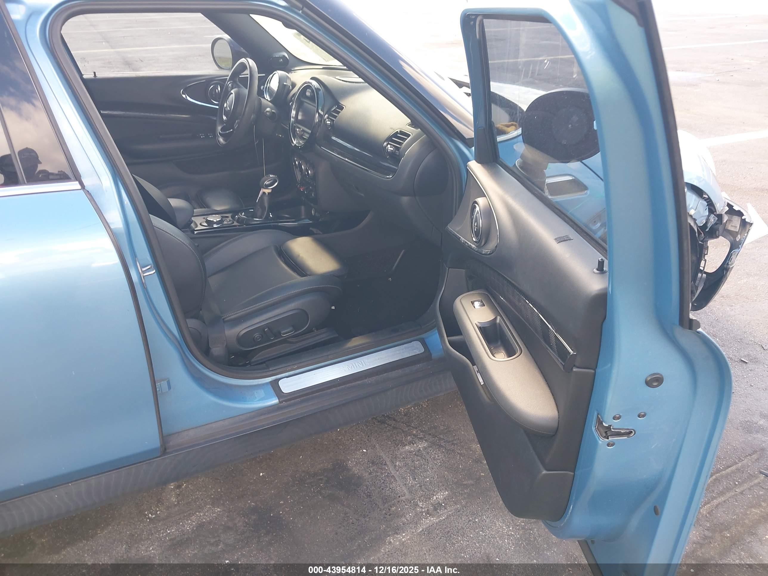 MINI CLUBMAN image 5