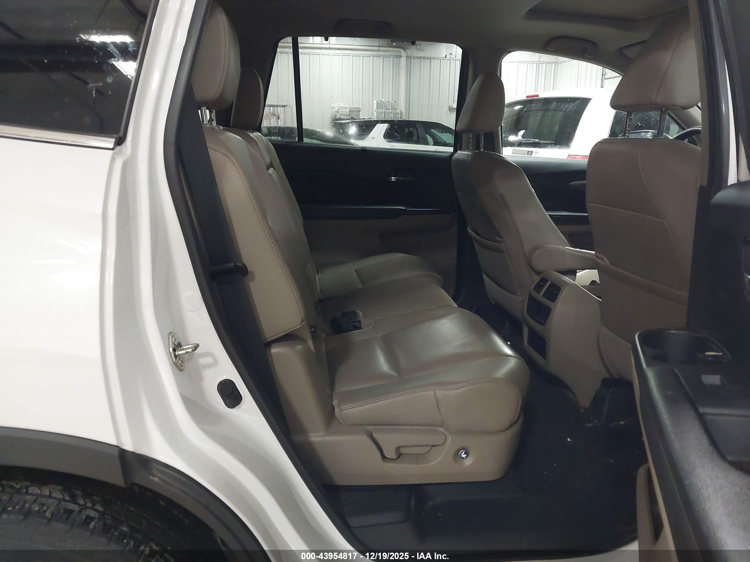 HONDA PILOT image 8