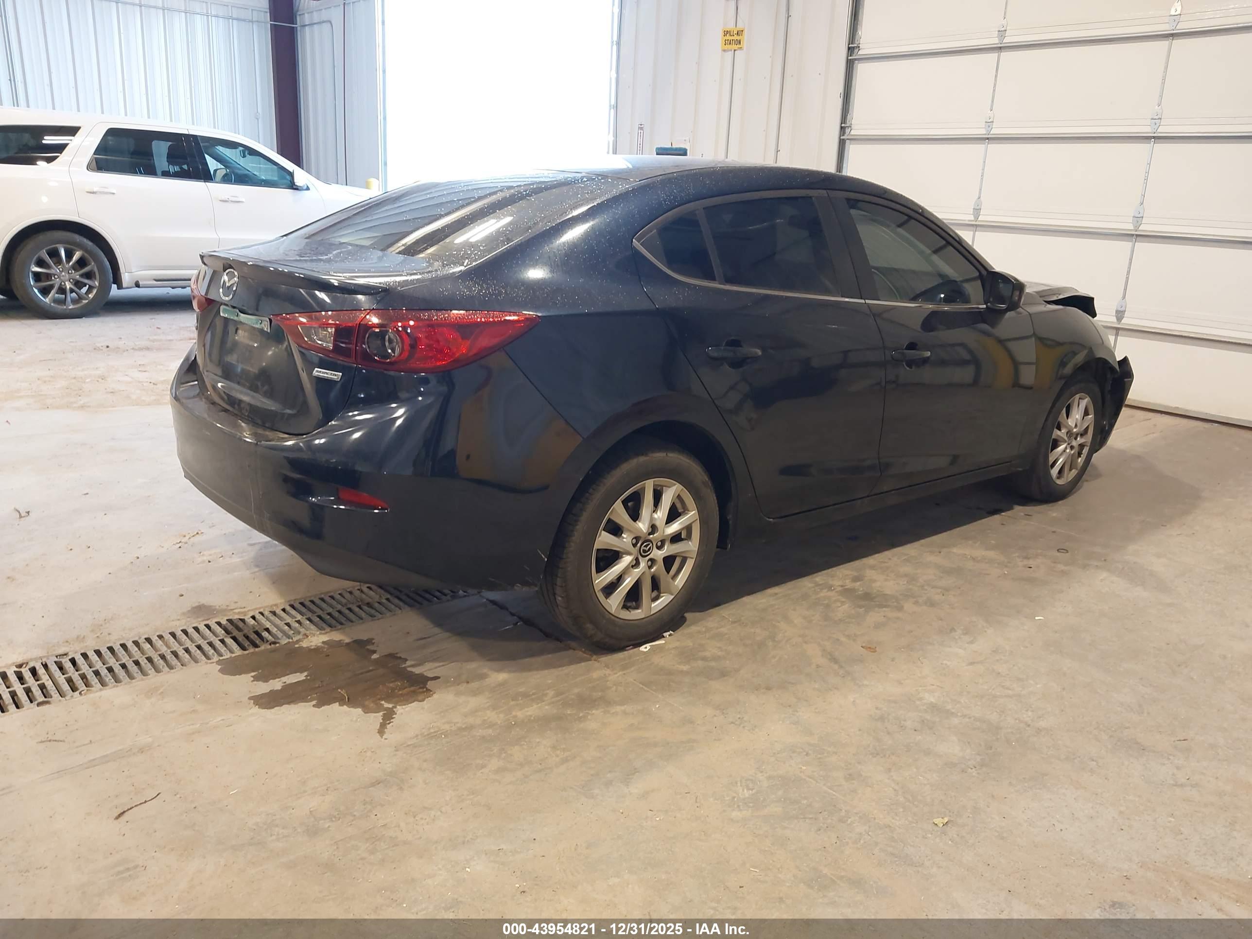 MAZDA MAZDA3 image 4
