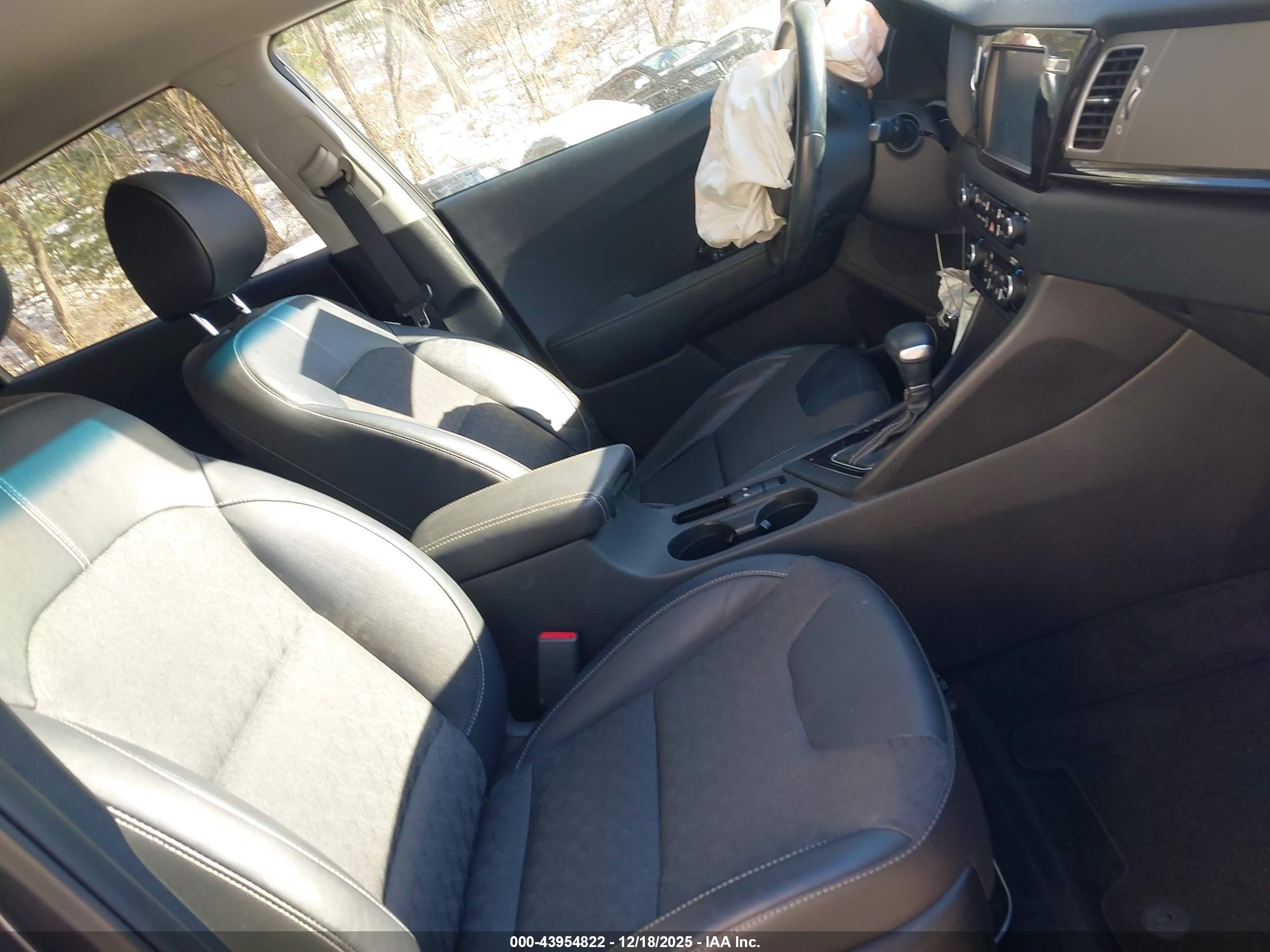 KIA NIRO image 5