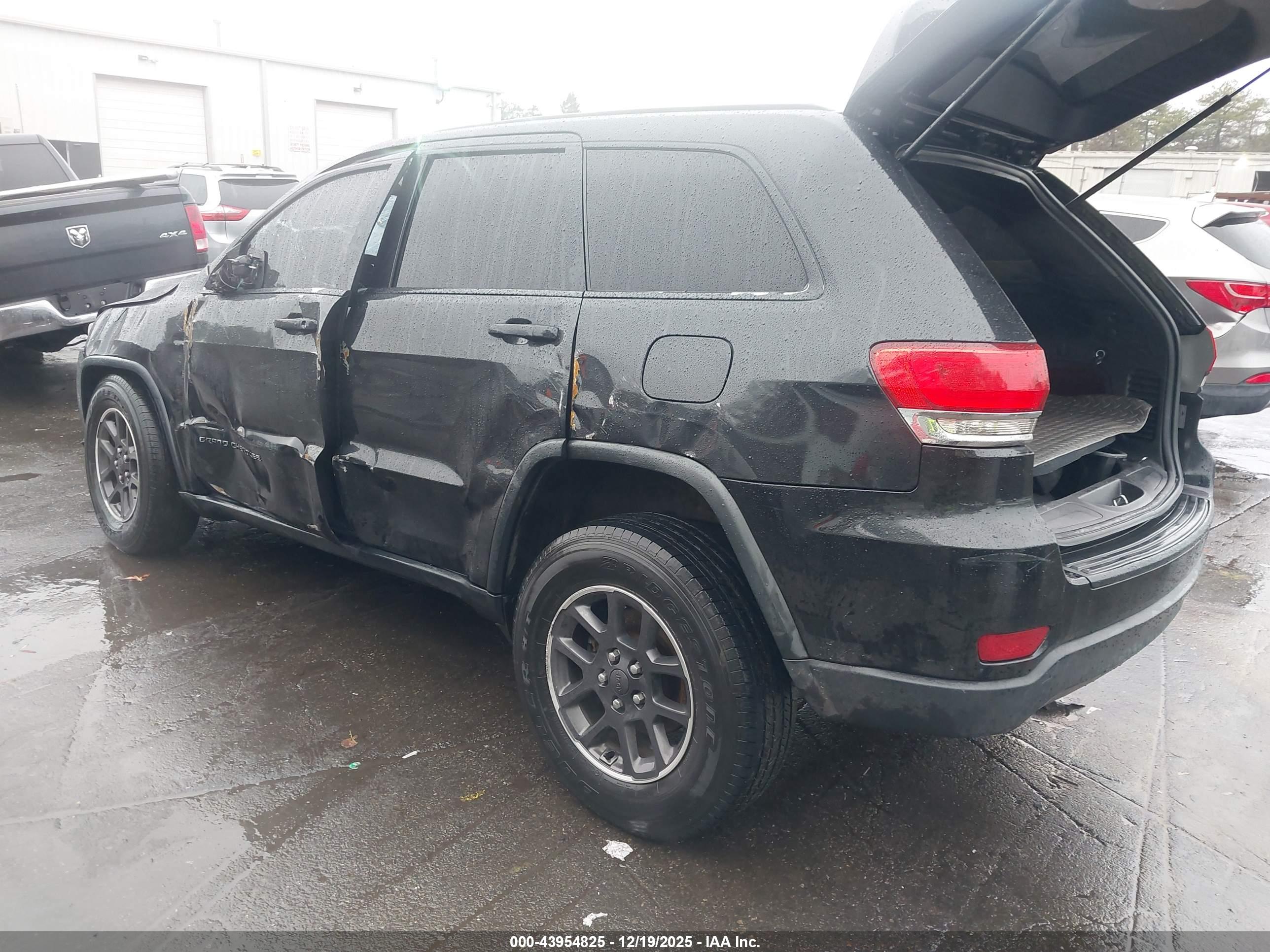 JEEP GRAND image 3