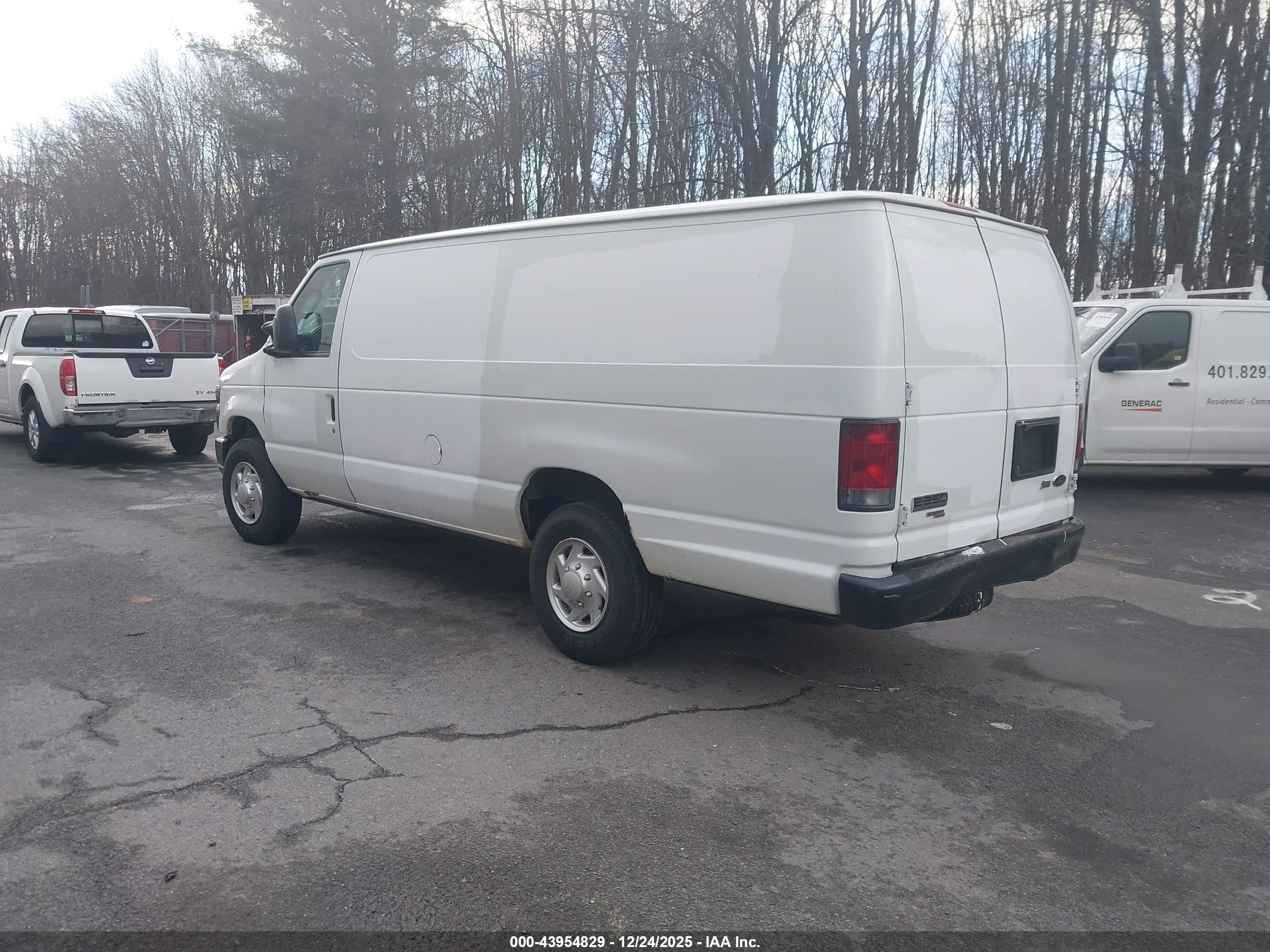 FORD E-250 image 3