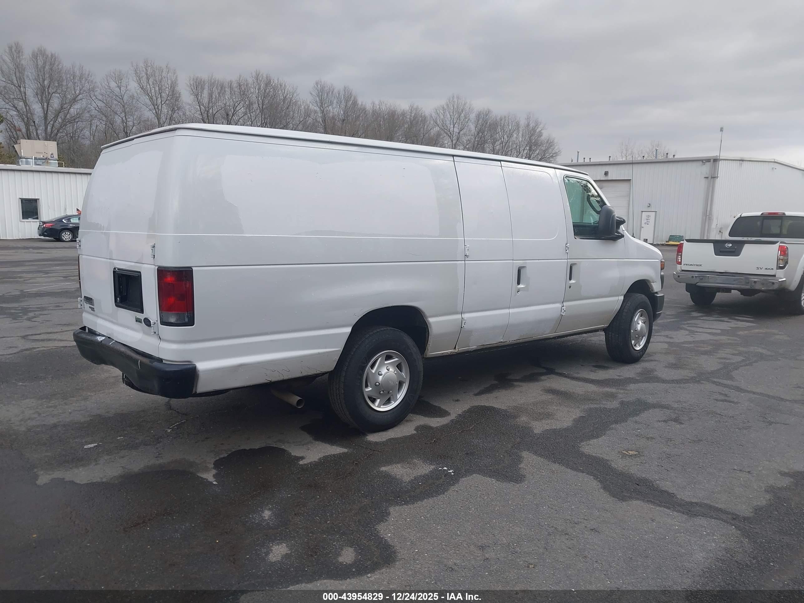 FORD E-250 image 4