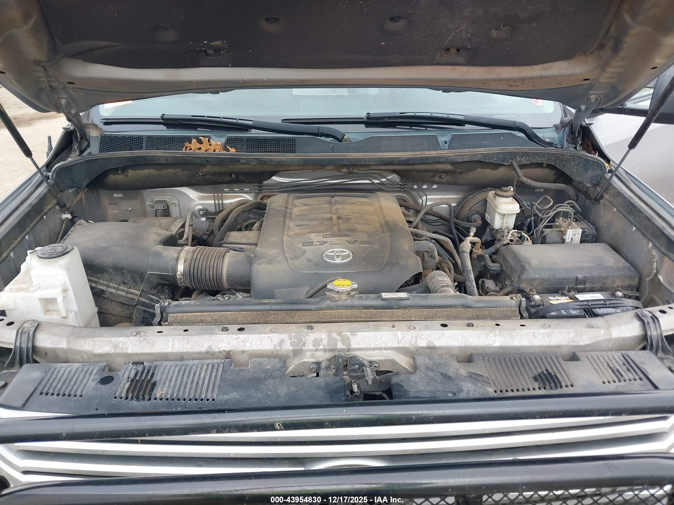 TOYOTA TUNDRA image 10
