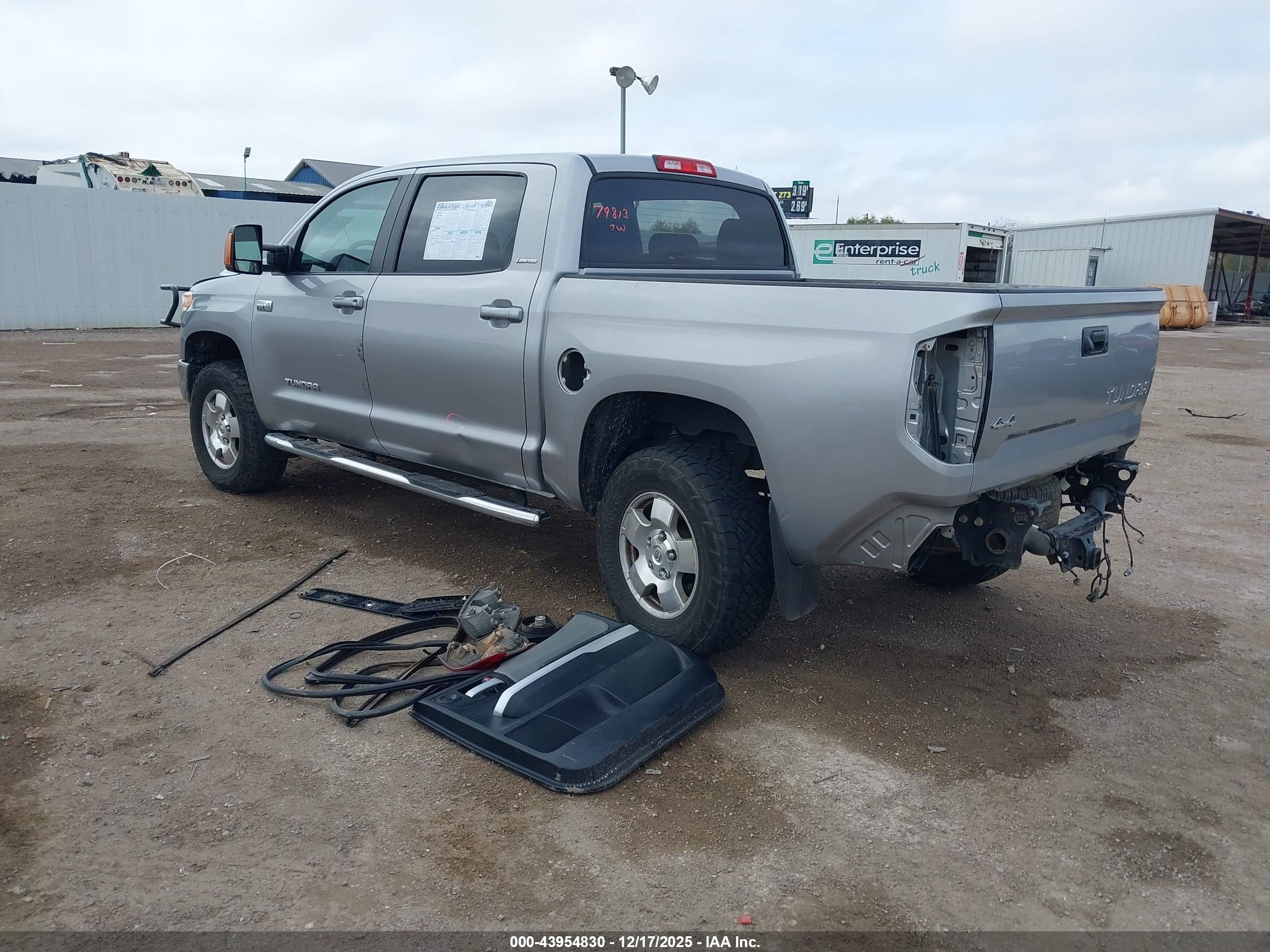 TOYOTA TUNDRA image 3