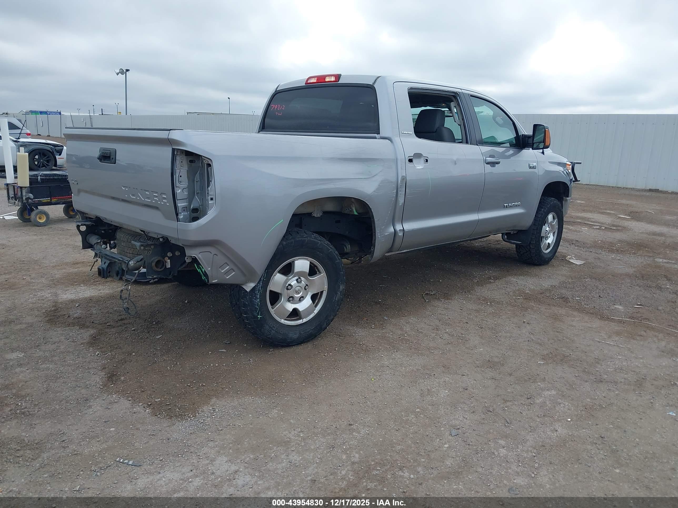 TOYOTA TUNDRA image 4