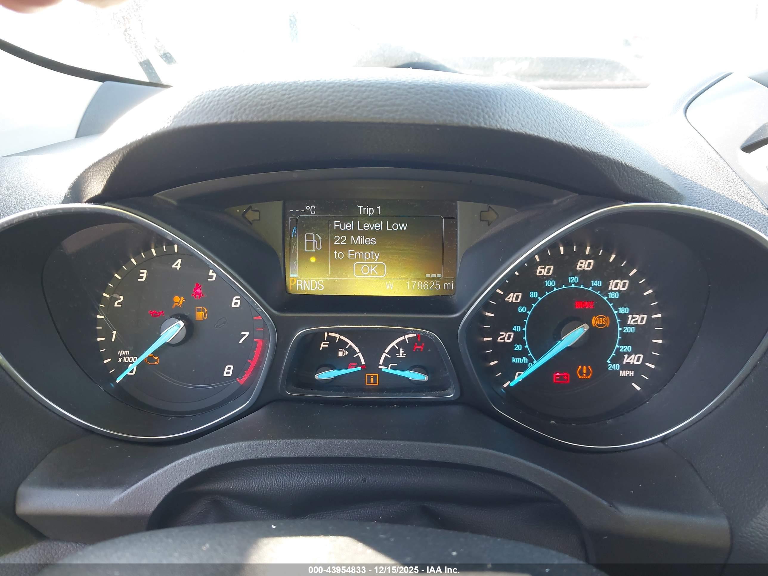 FORD ESCAPE image 7