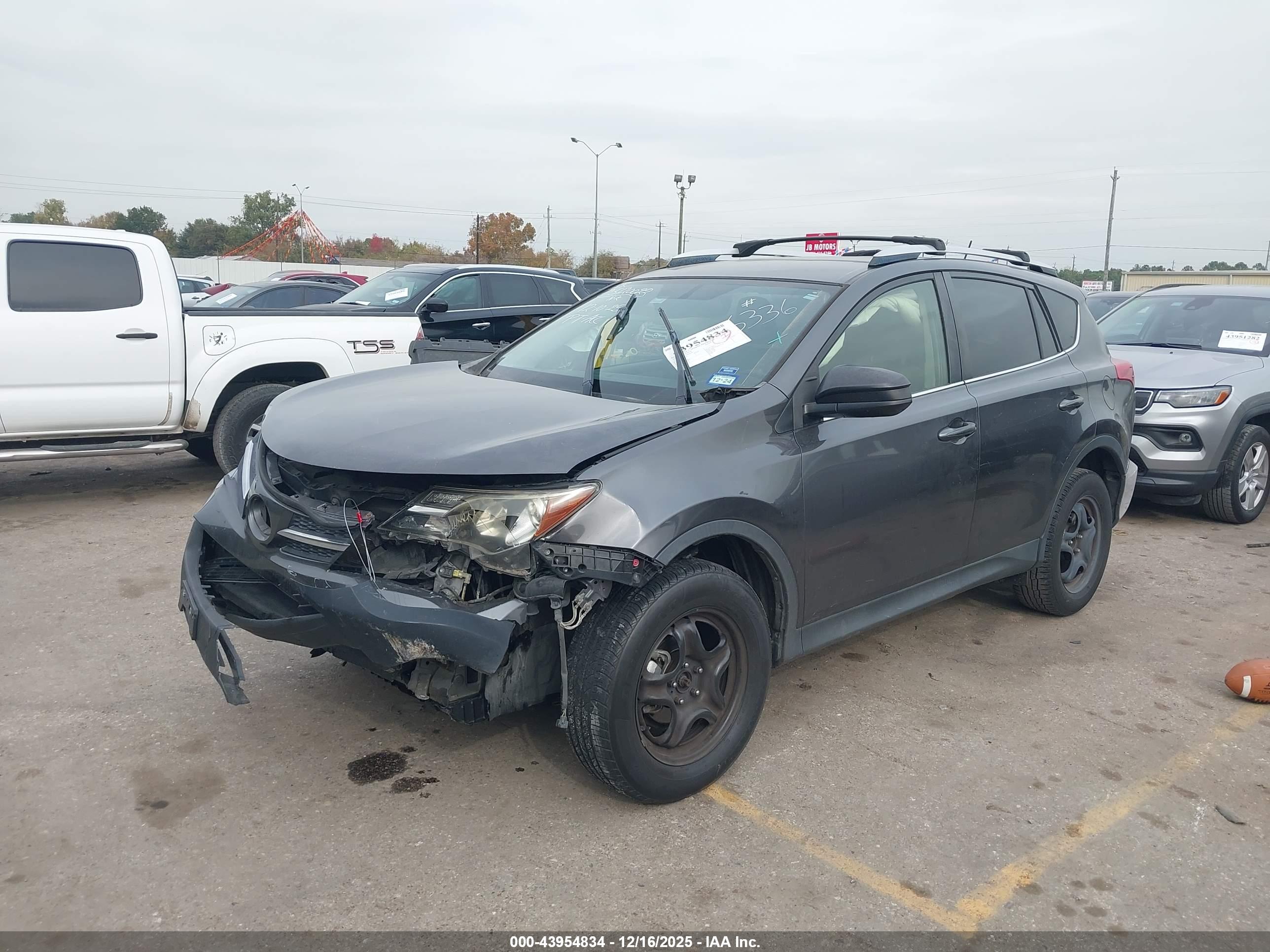TOYOTA RAV4 image 6