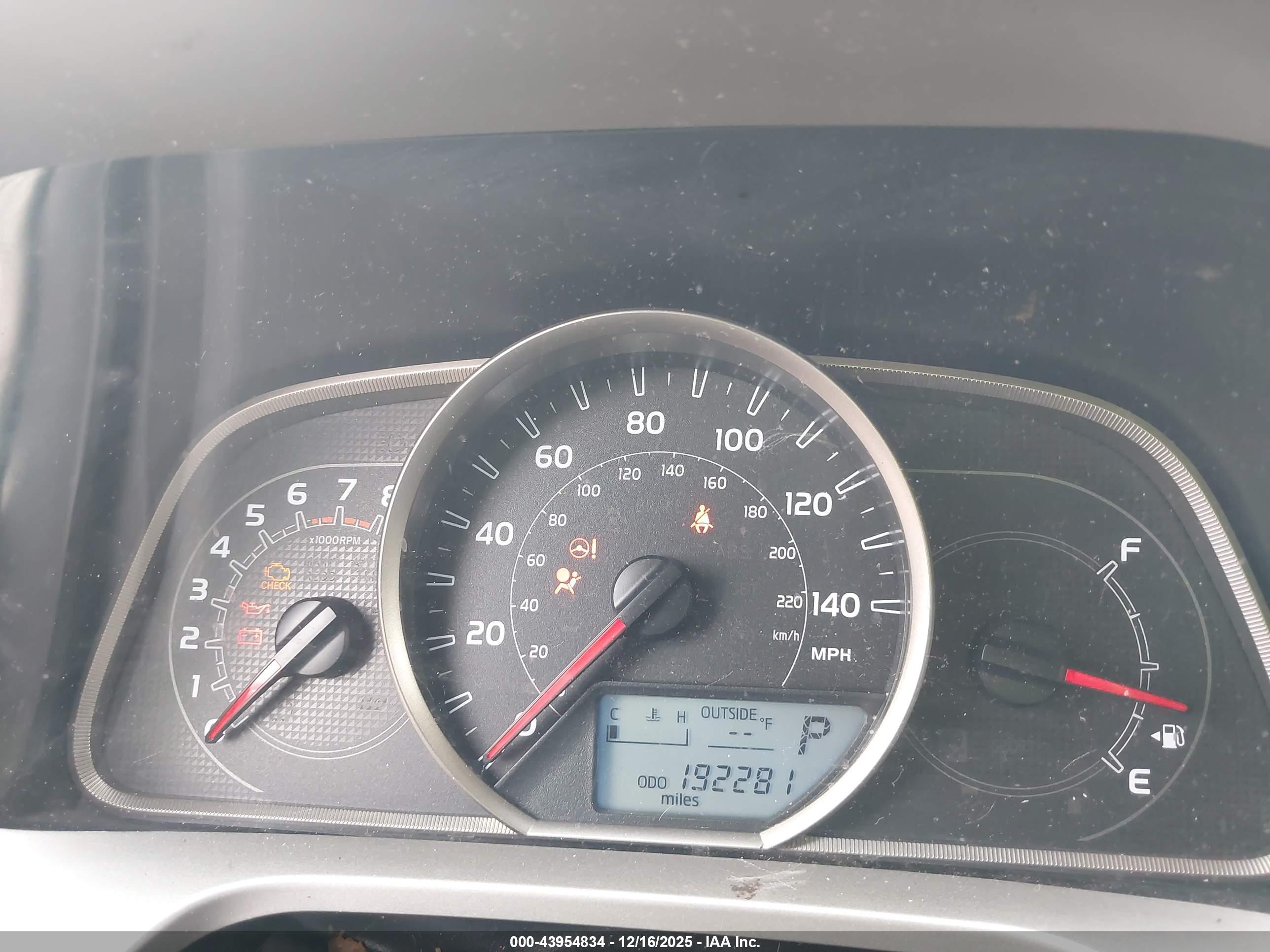 TOYOTA RAV4 image 7