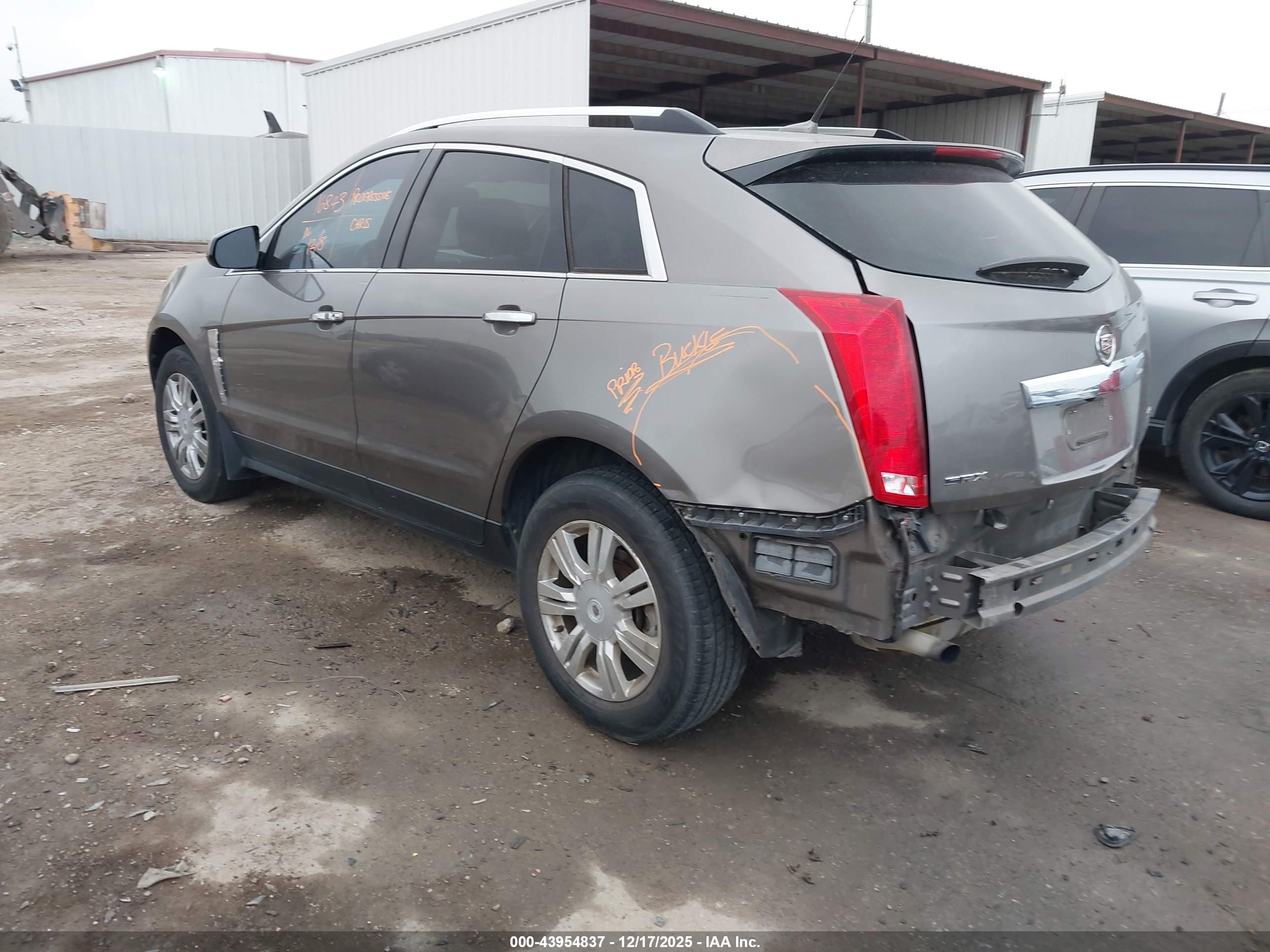 CADILLAC SRX image 3