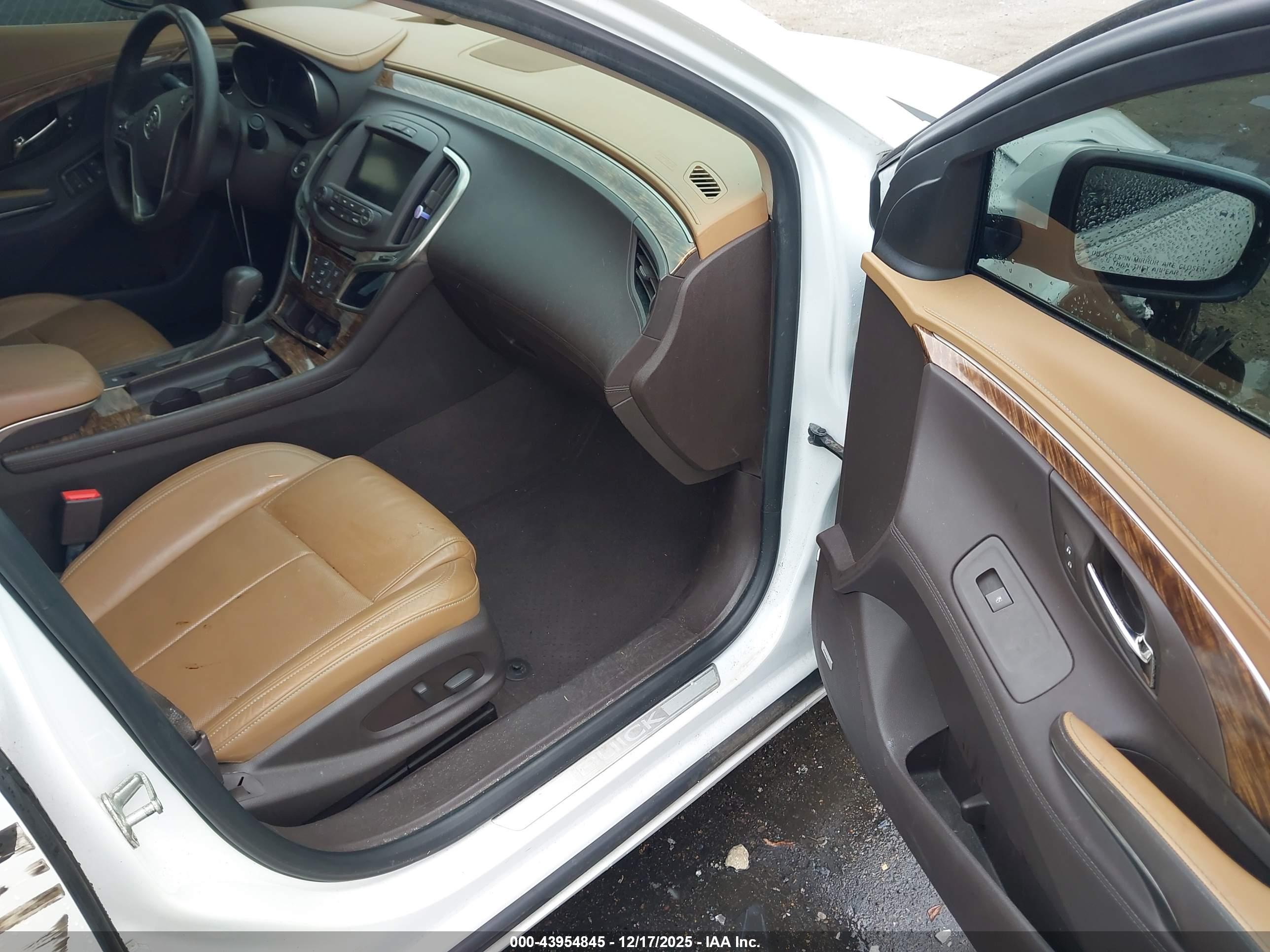 BUICK LACROSSE image 5