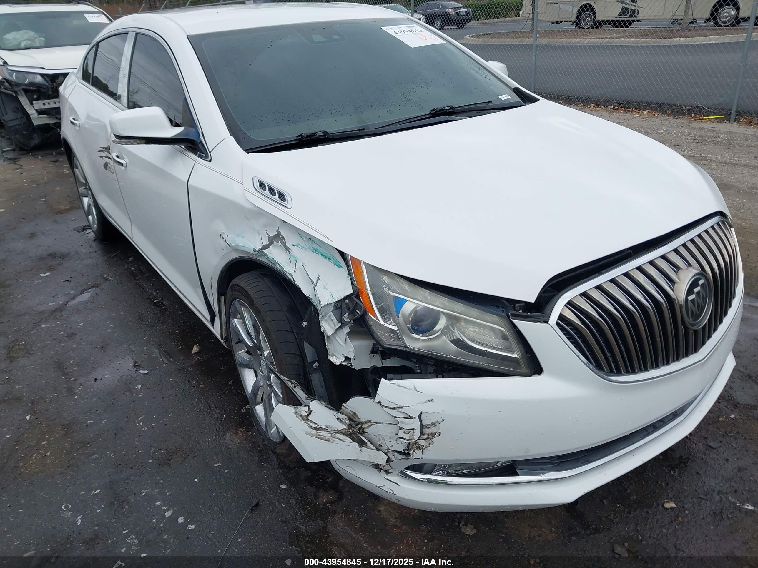 BUICK LACROSSE image 6