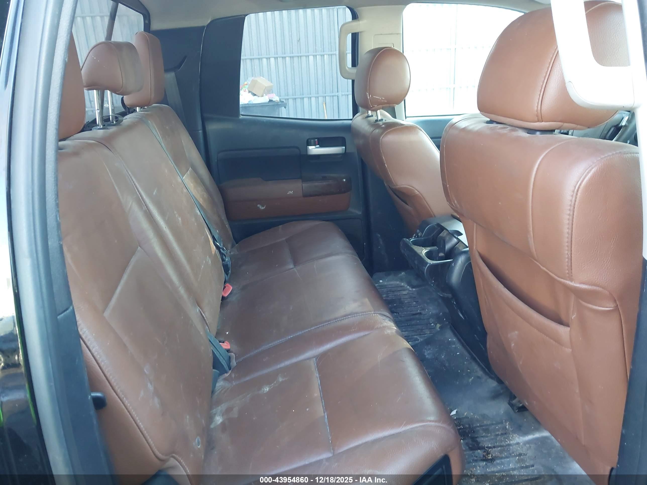 TOYOTA TUNDRA image 8