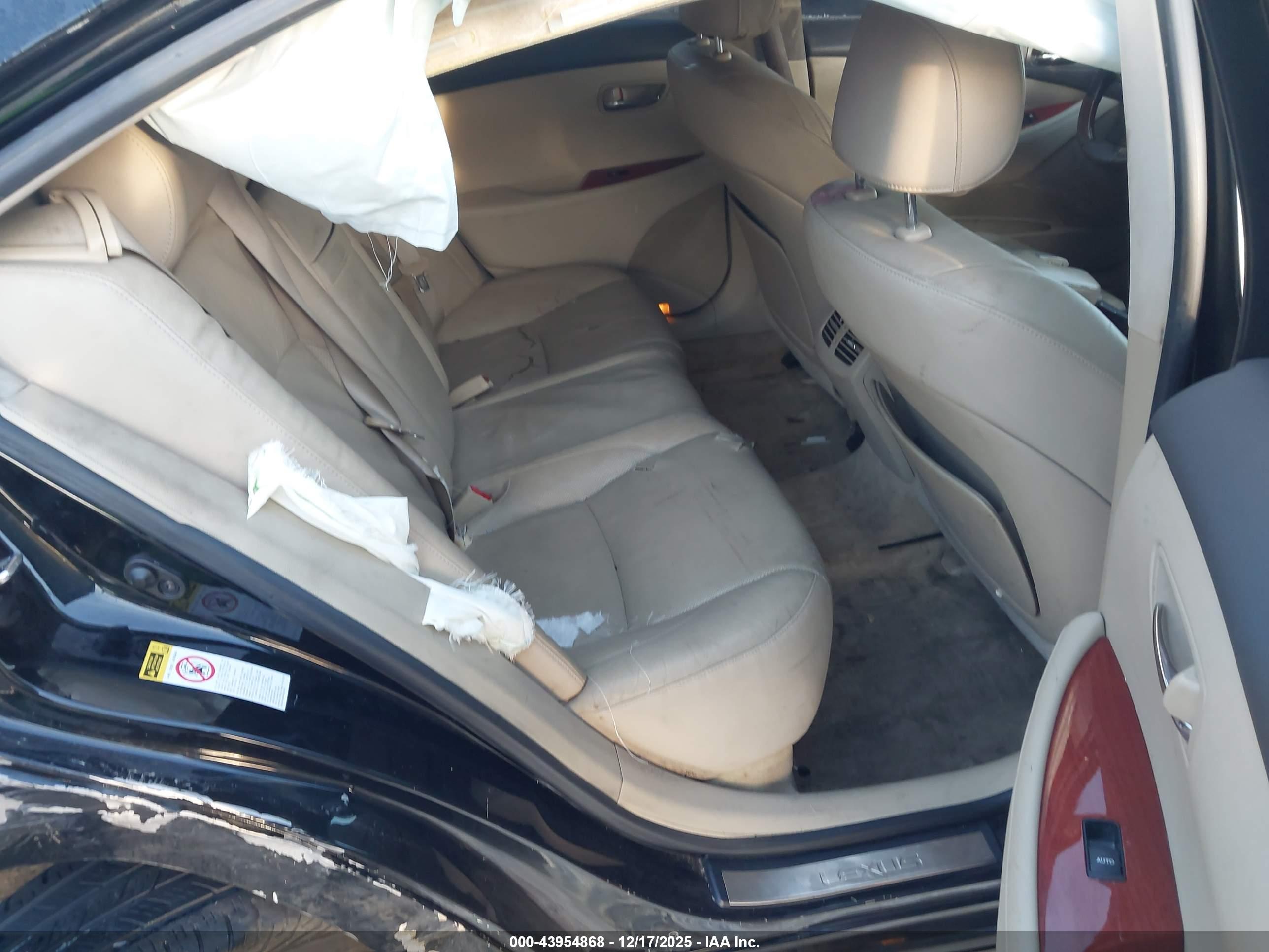 LEXUS ES image 8