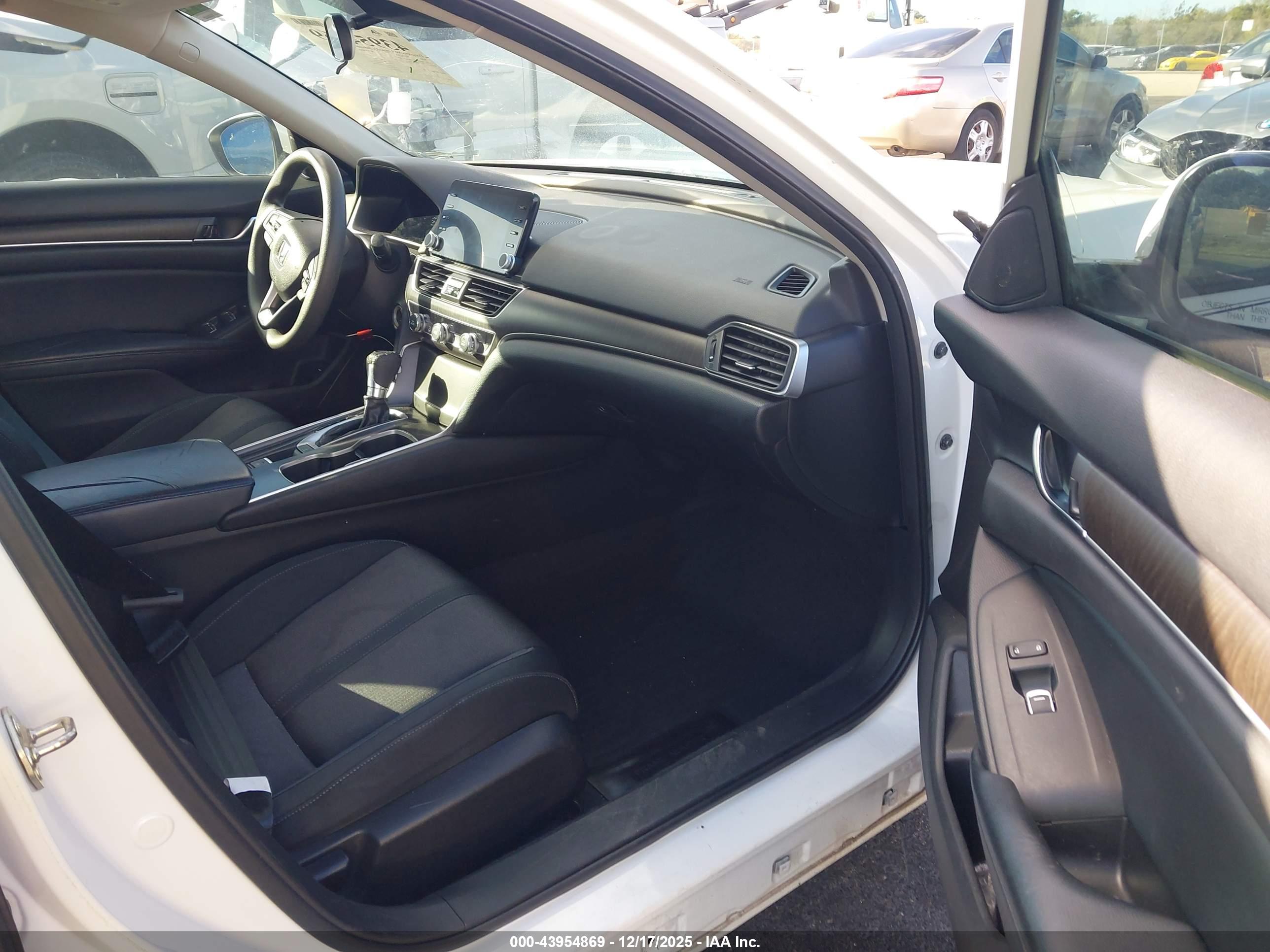 HONDA ACCORD image 5