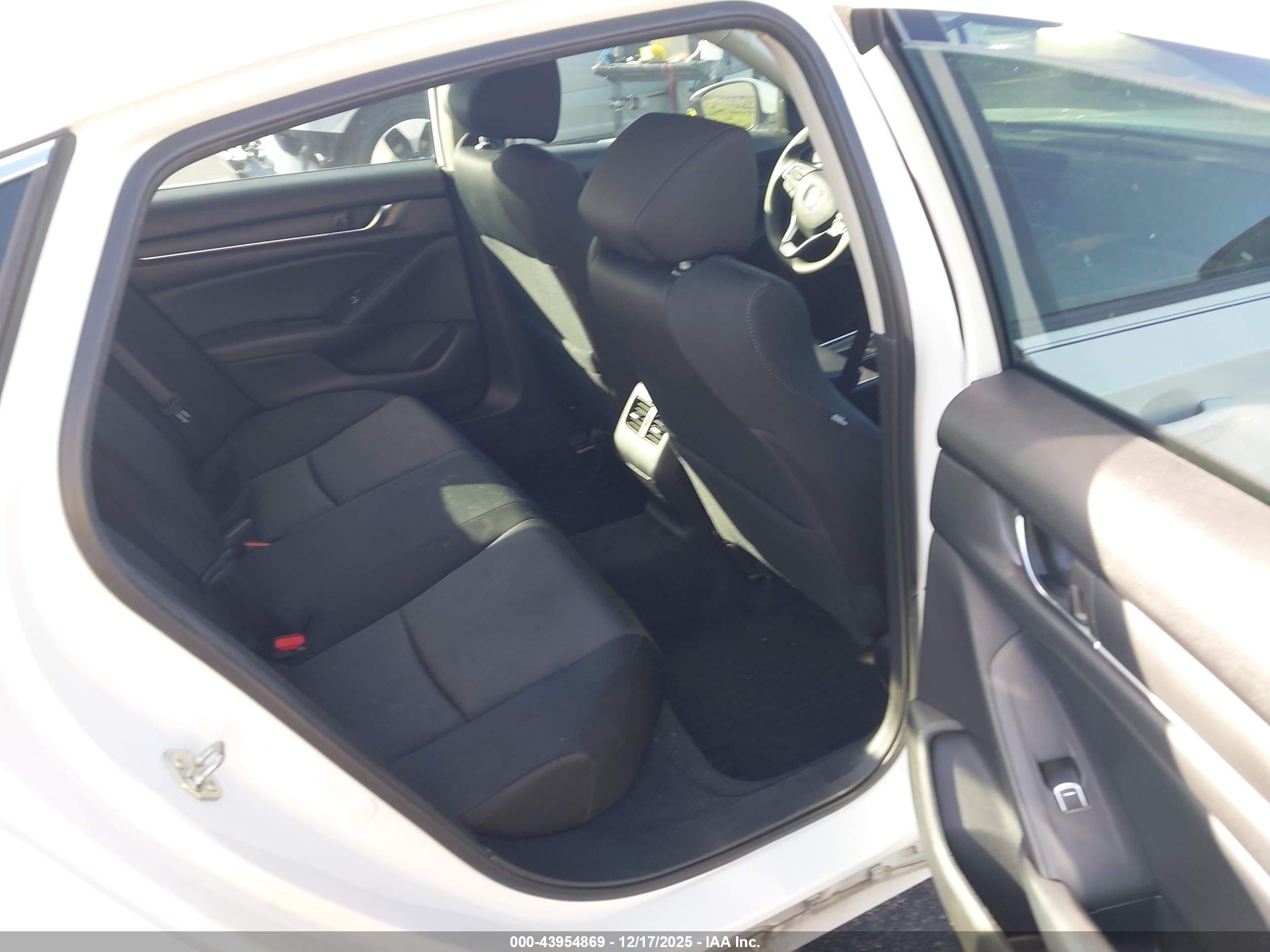 HONDA ACCORD image 8