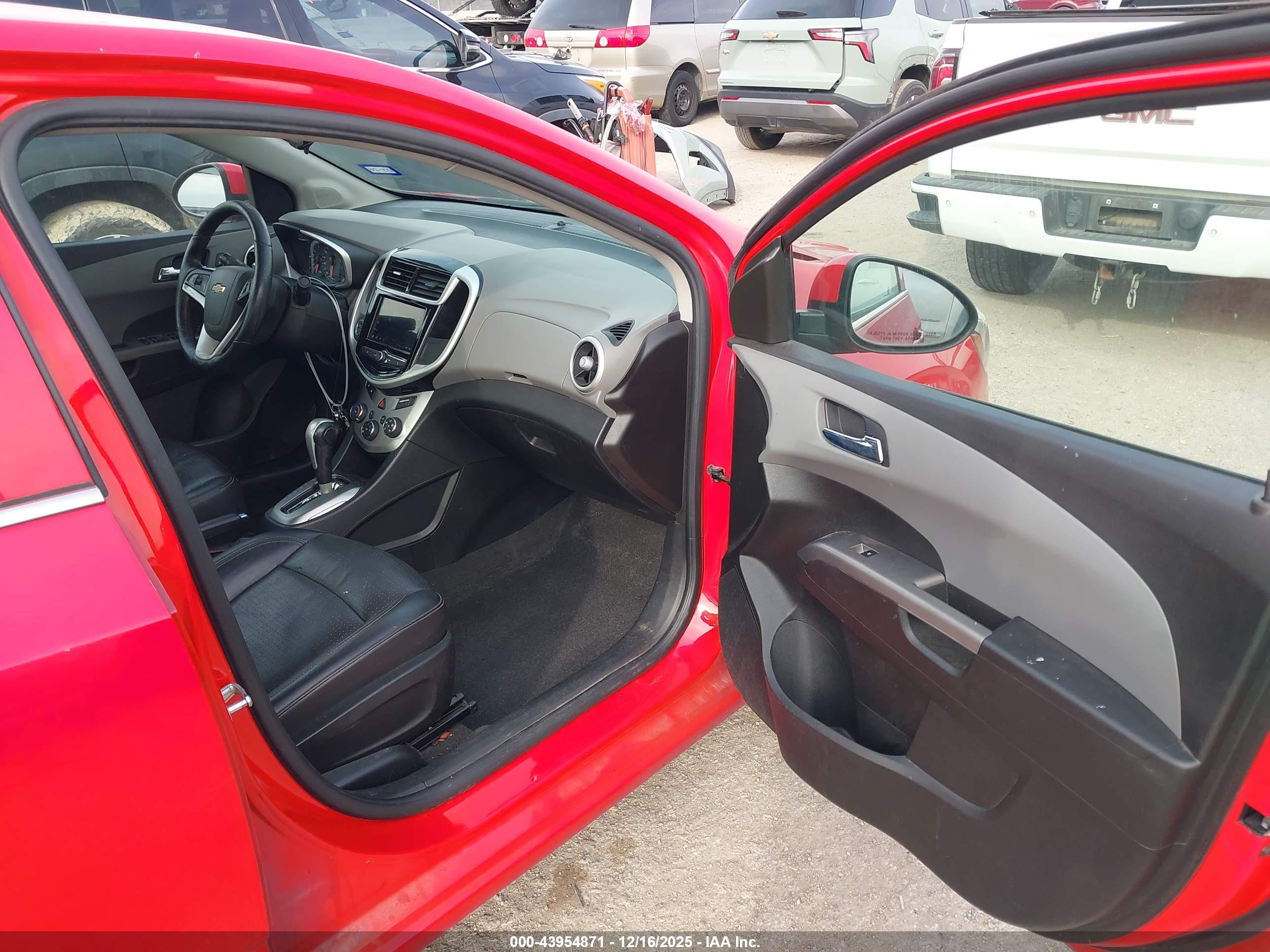 CHEVROLET SONIC image 5