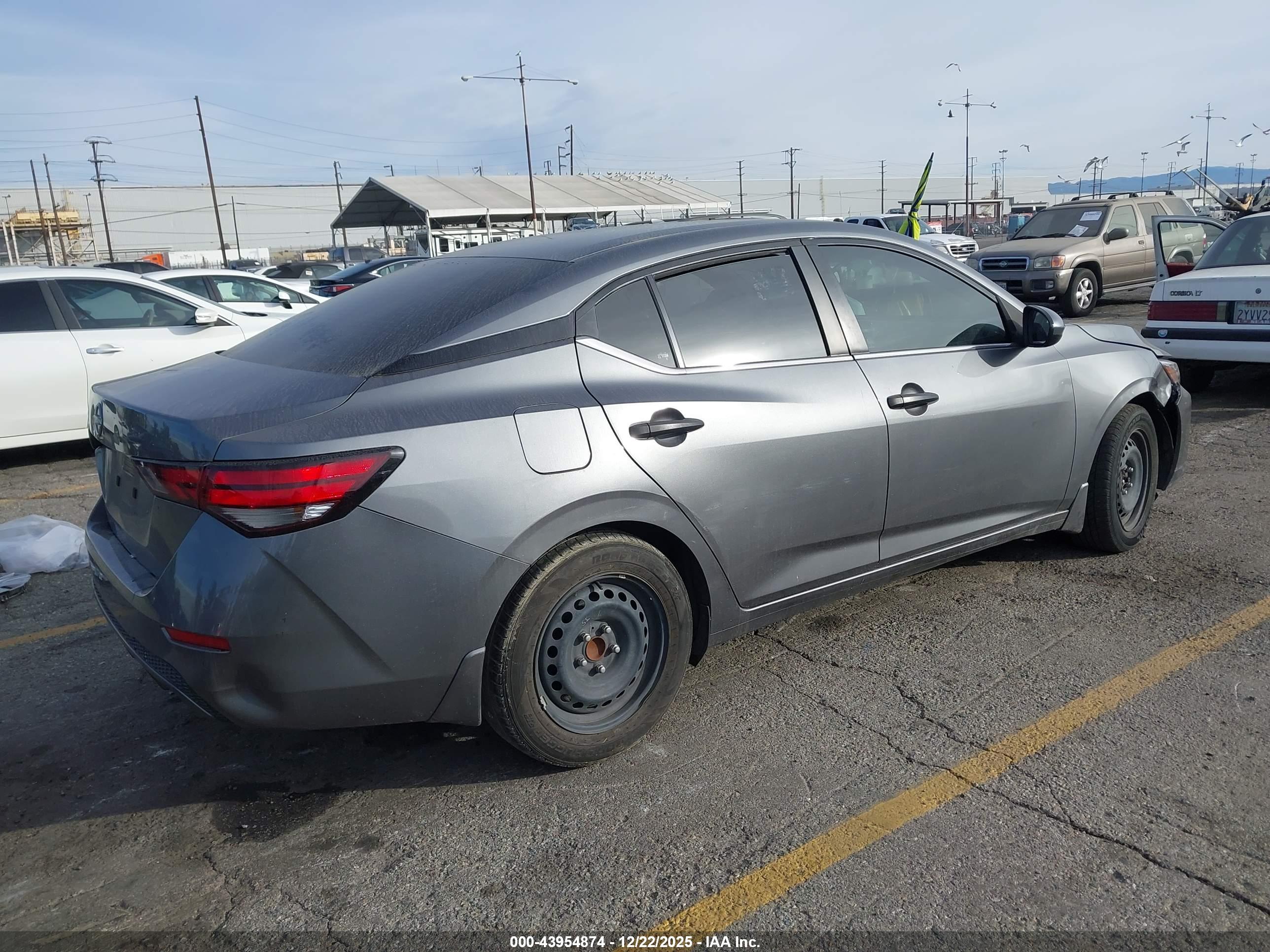 NISSAN SENTRA image 4