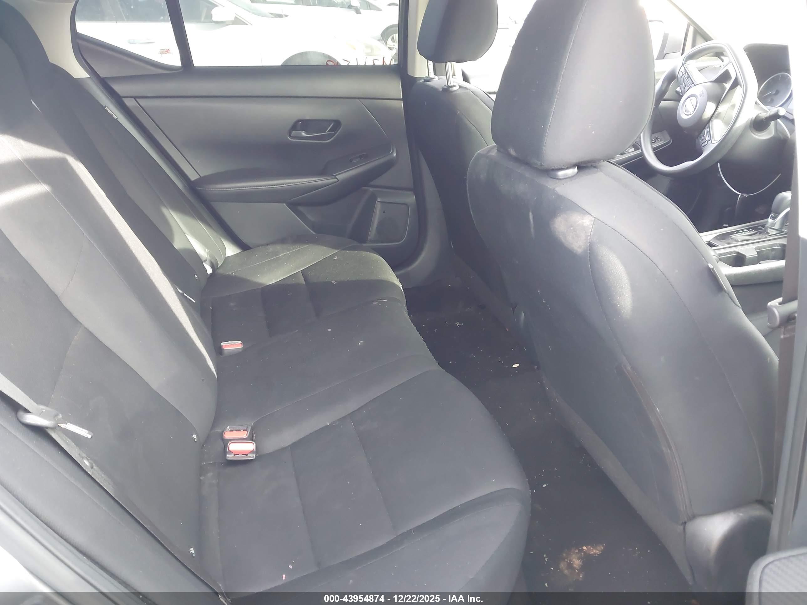 NISSAN SENTRA image 8