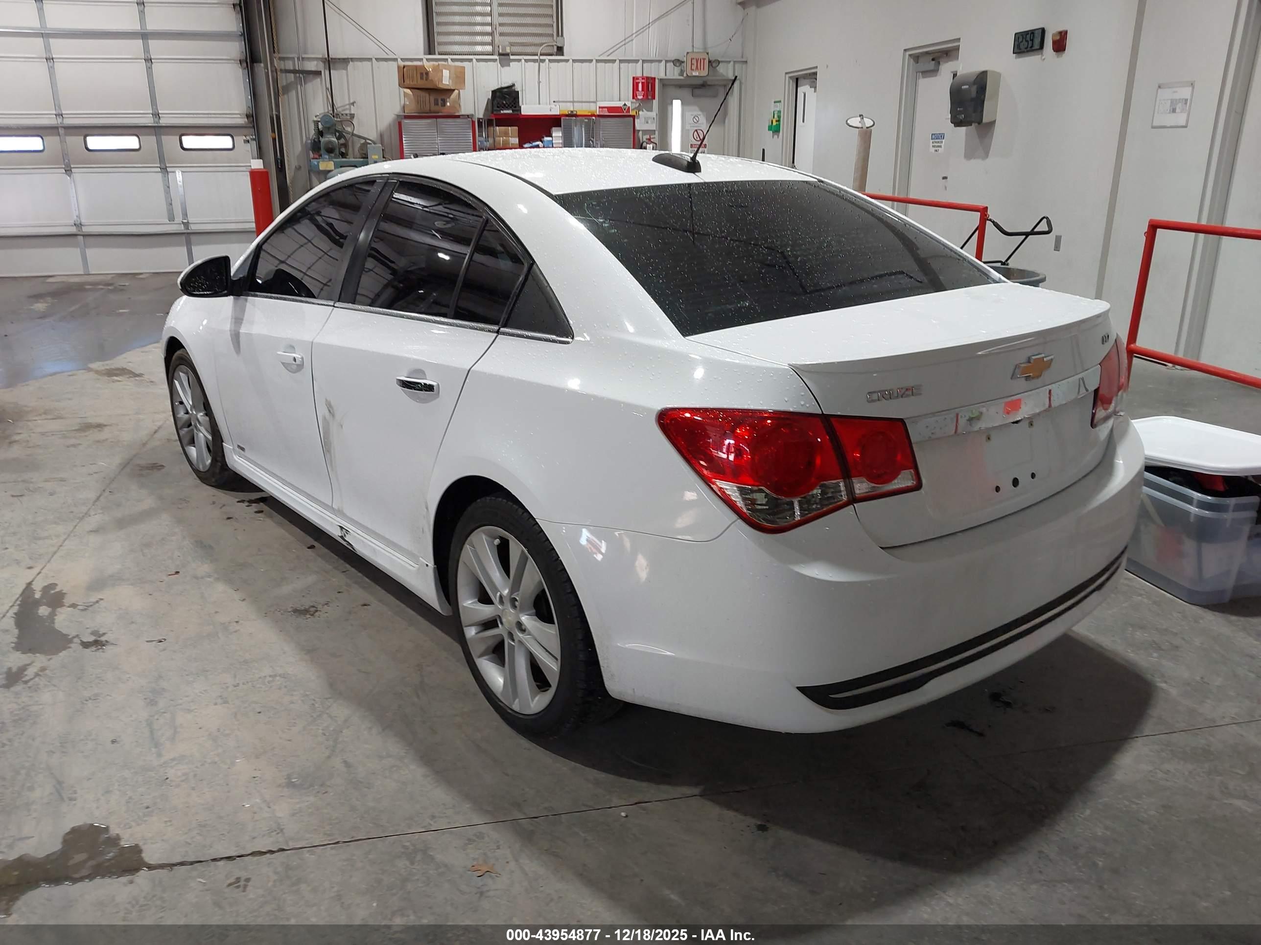 CHEVROLET CRUZE image 3