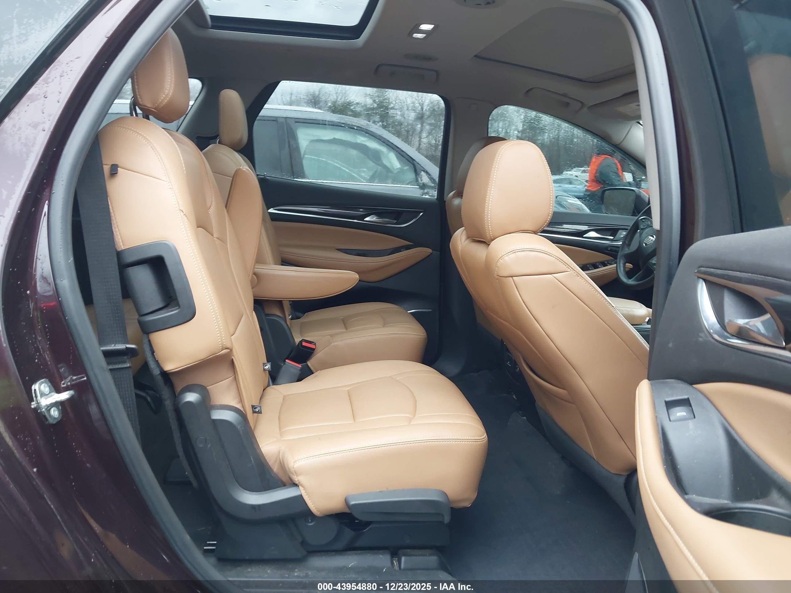 BUICK ENCLAVE image 8