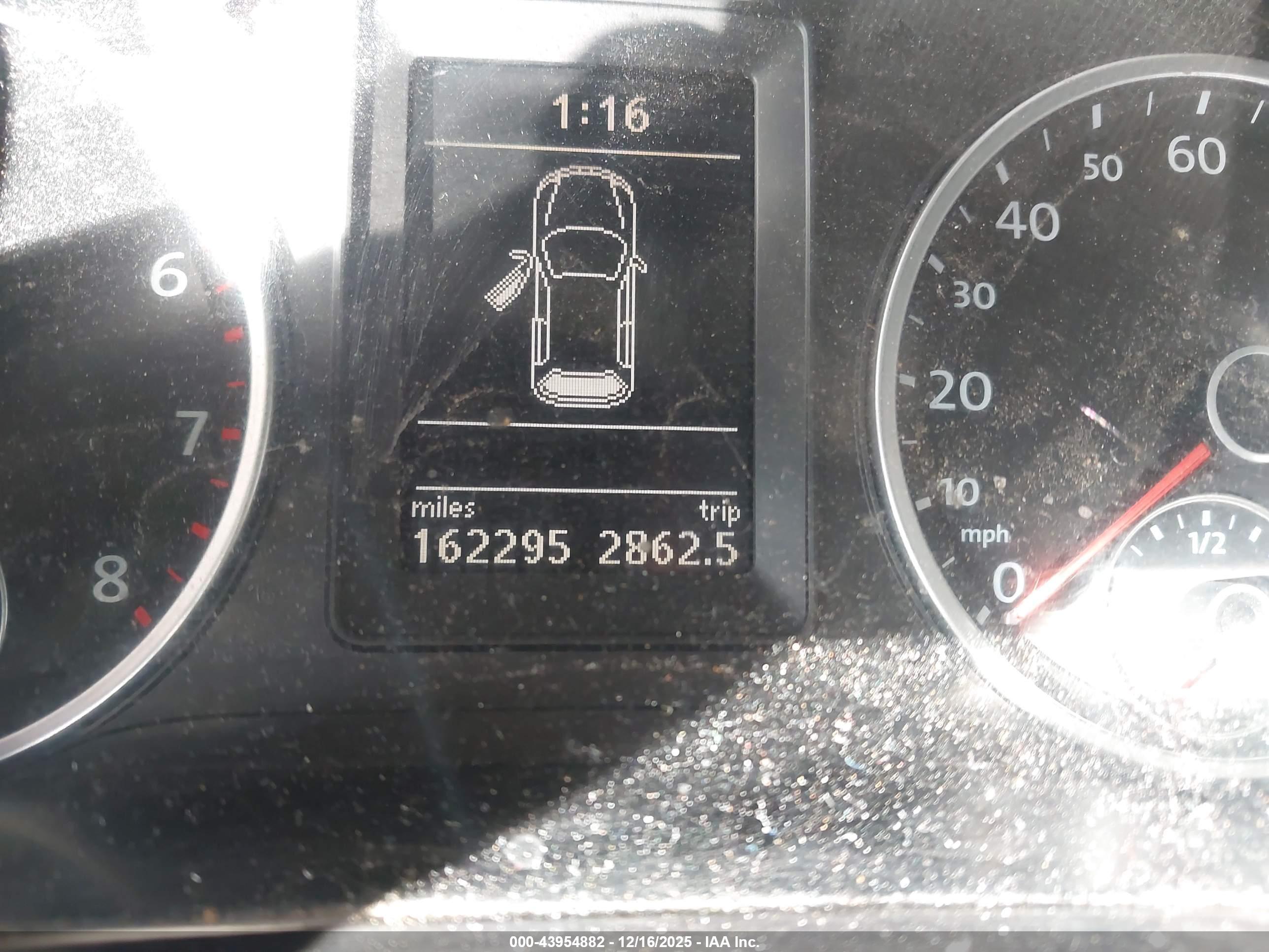 VOLKSWAGEN TIGUAN image 7