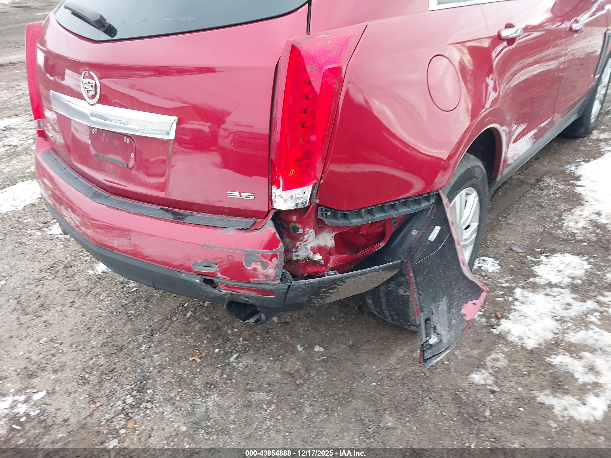 CADILLAC SRX image 6