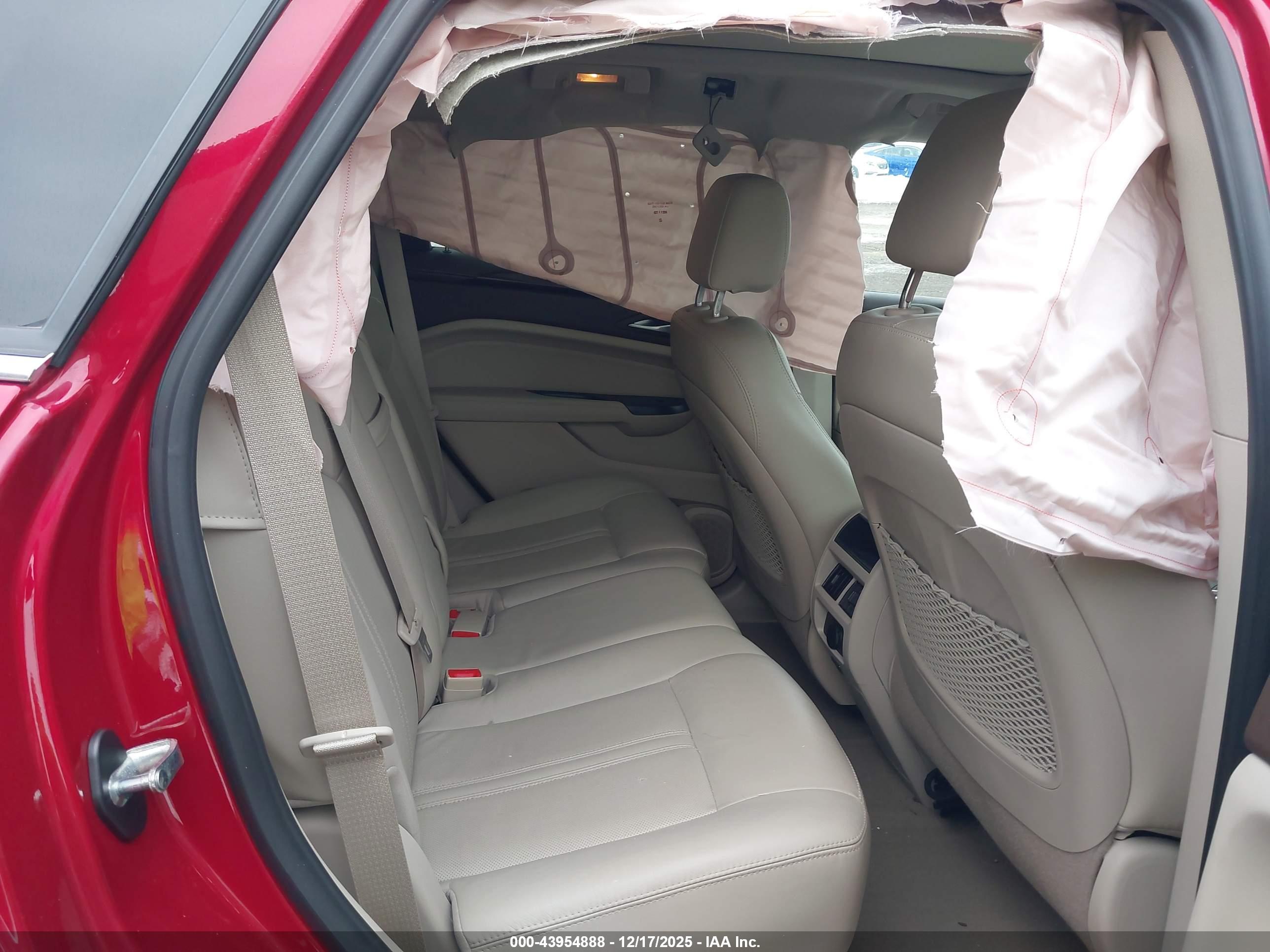 CADILLAC SRX image 8