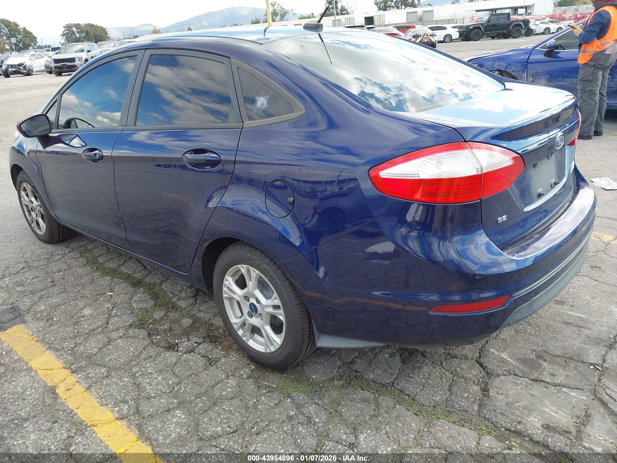 FORD FIESTA image 3