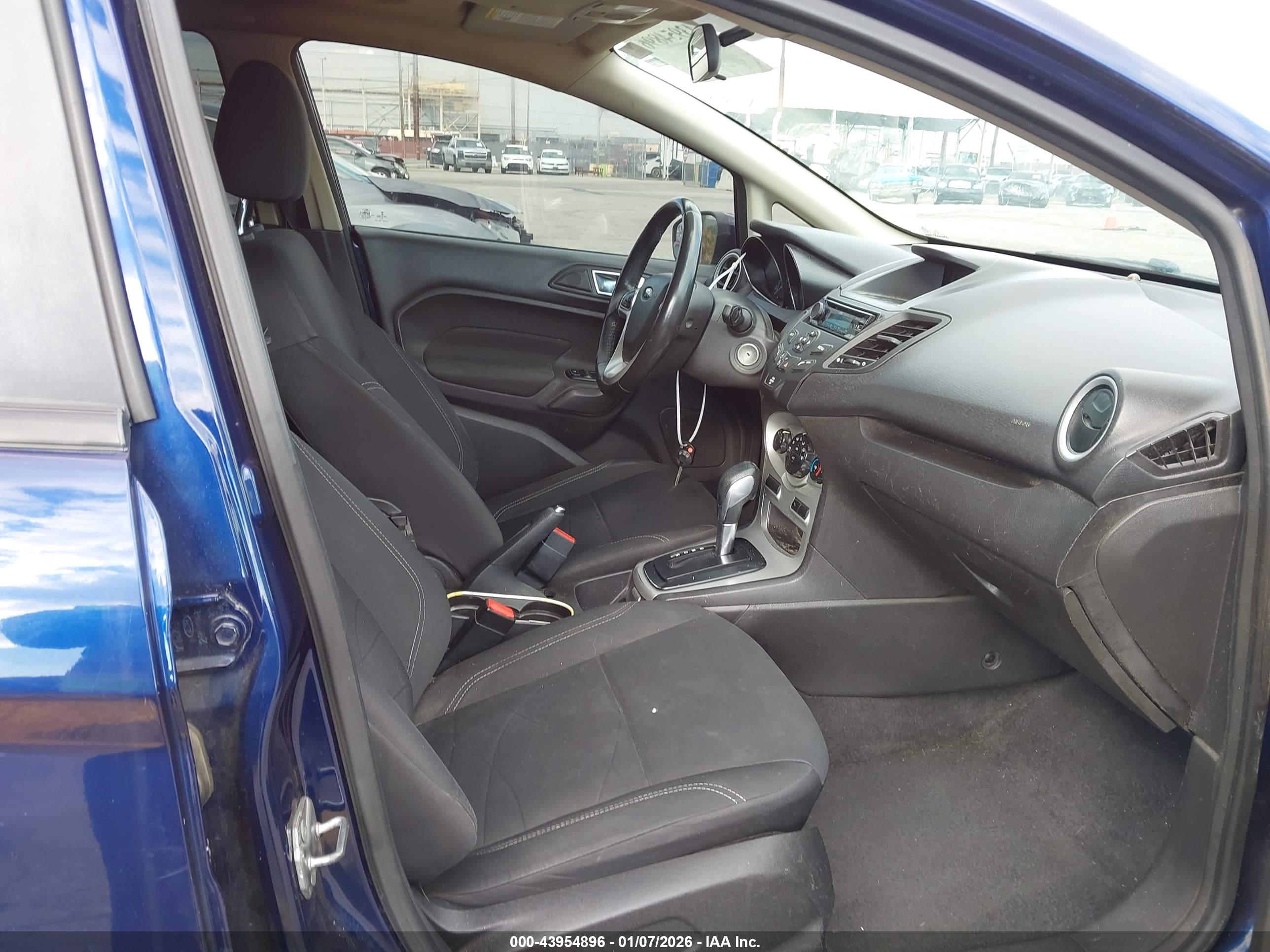 FORD FIESTA image 5