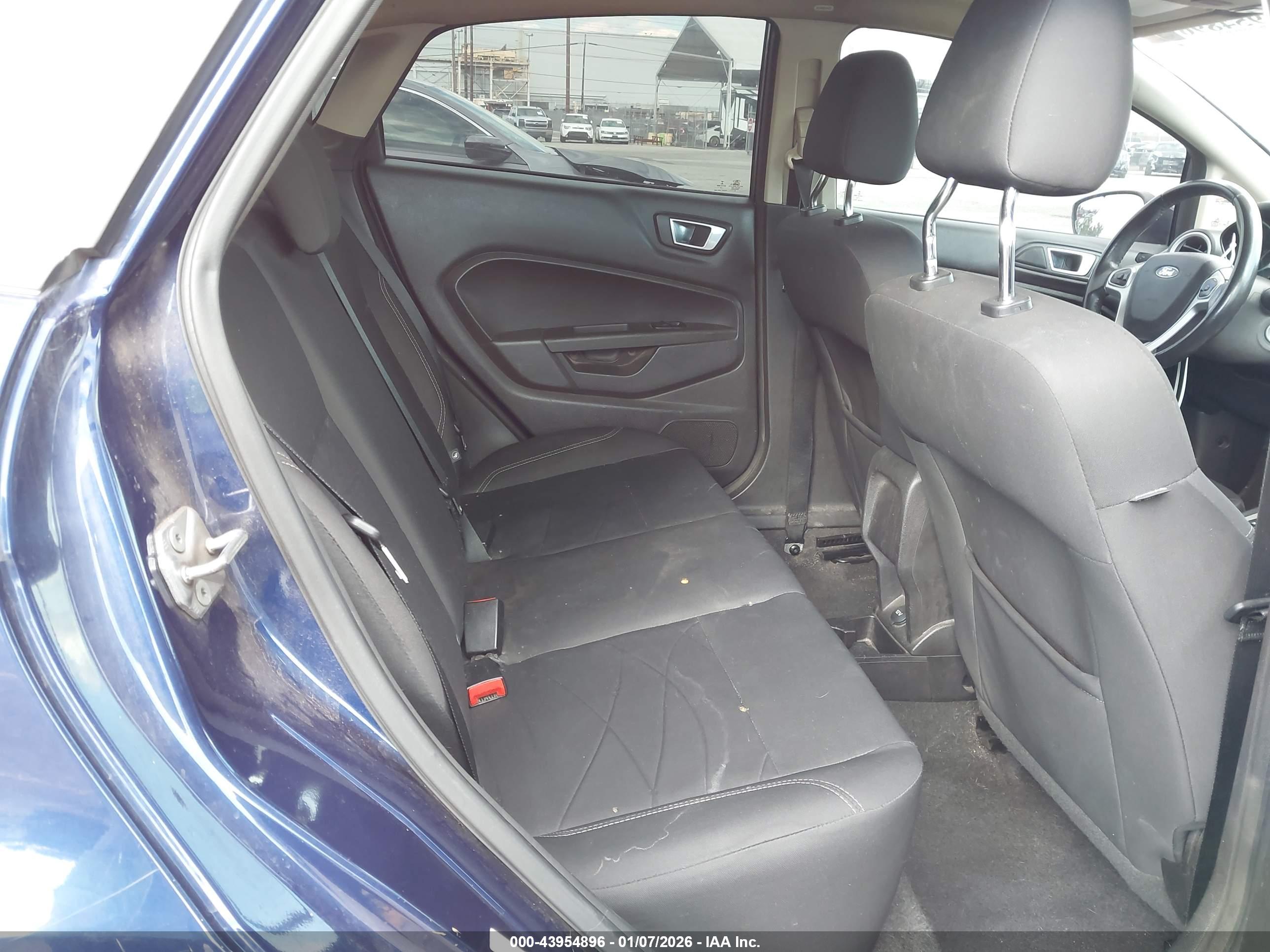FORD FIESTA image 8