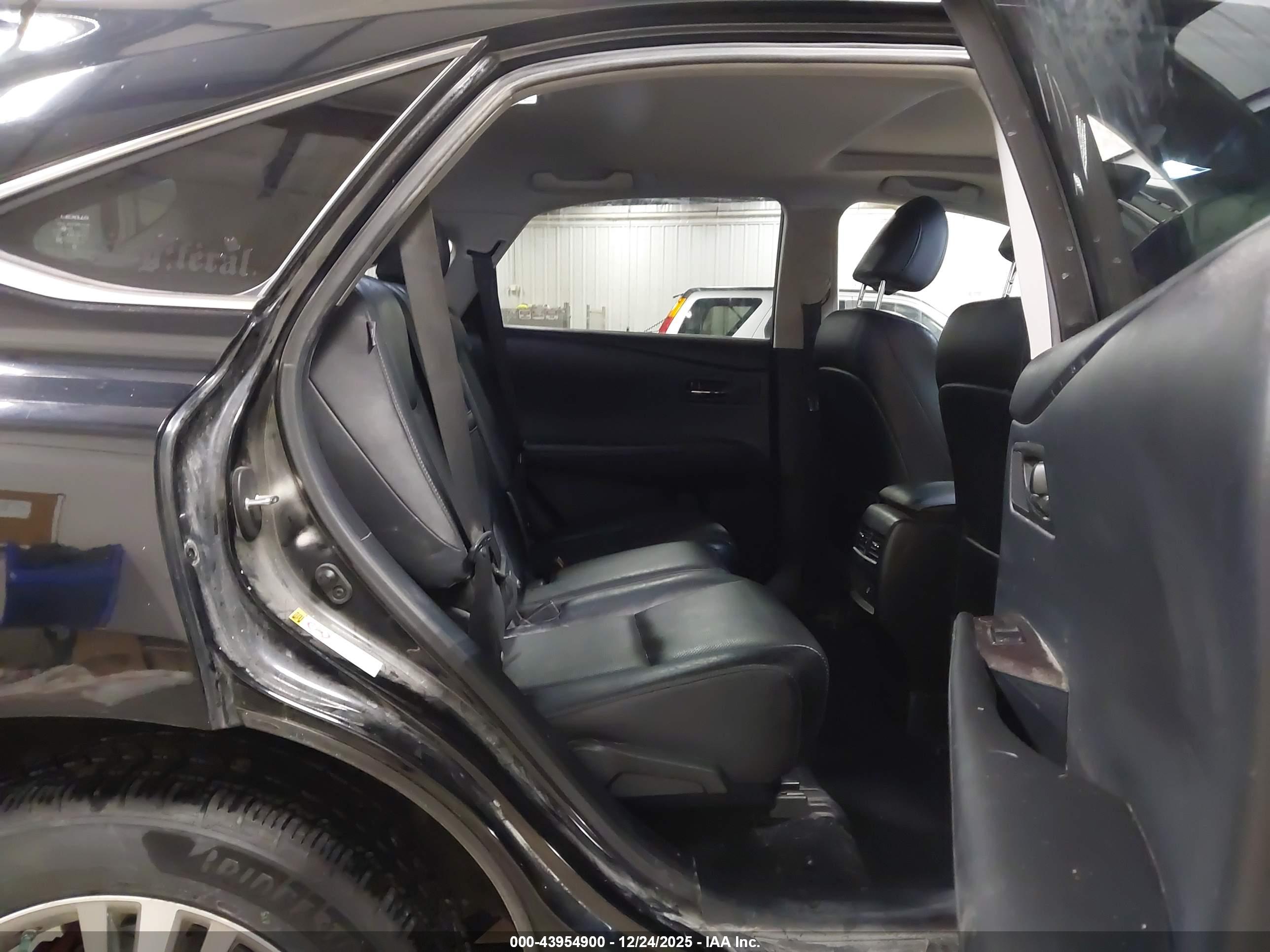 LEXUS RX image 8