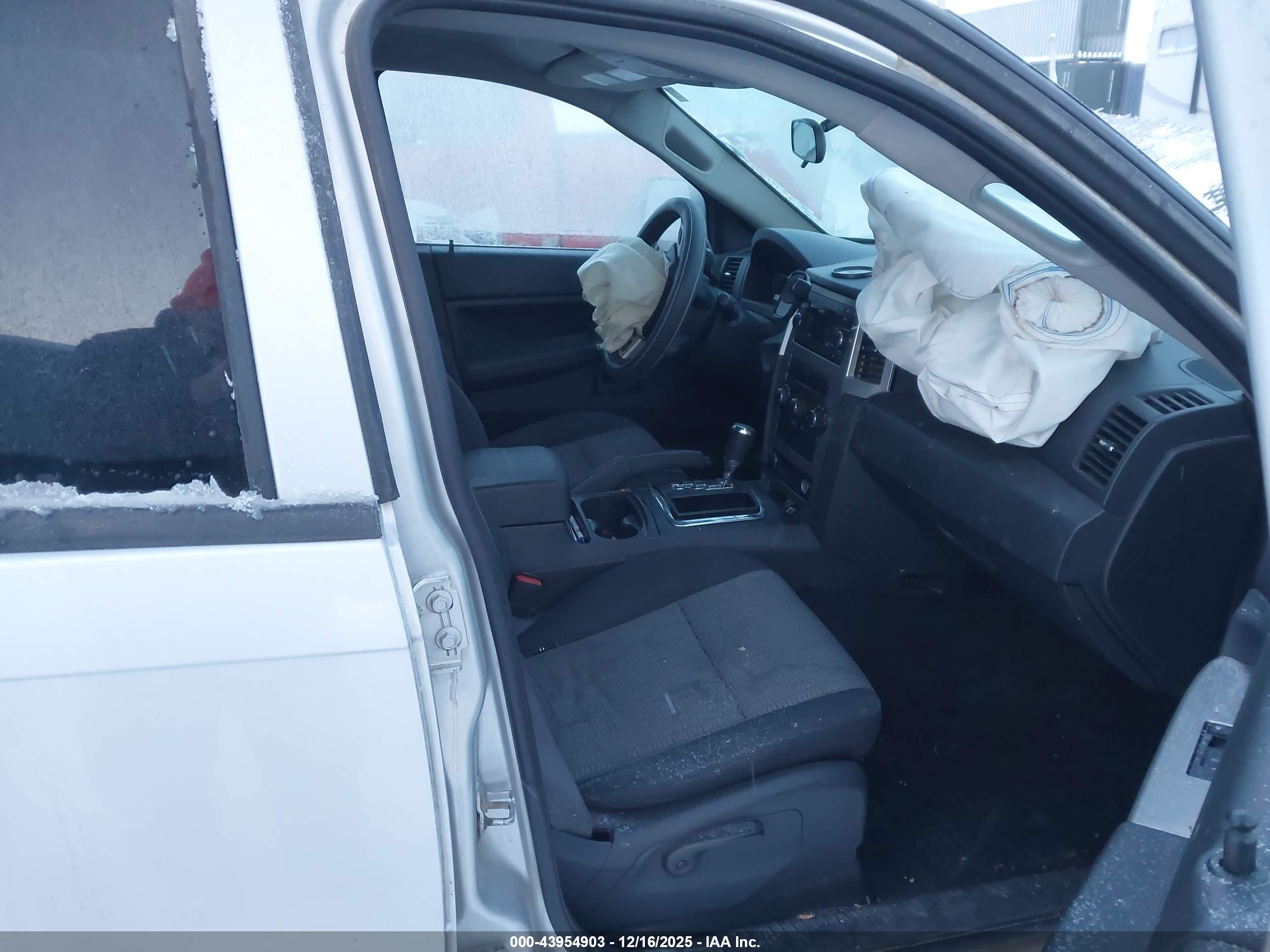 JEEP GRAND image 5