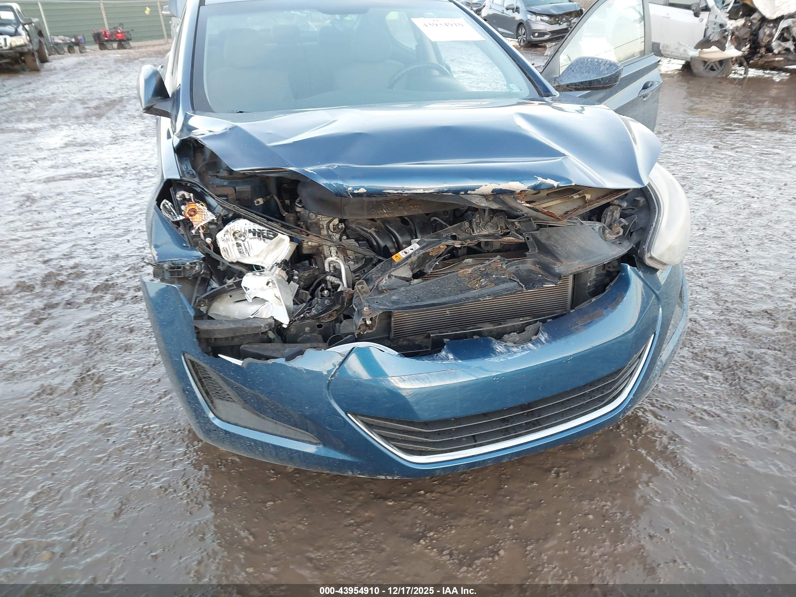 HYUNDAI ELANTRA image 6