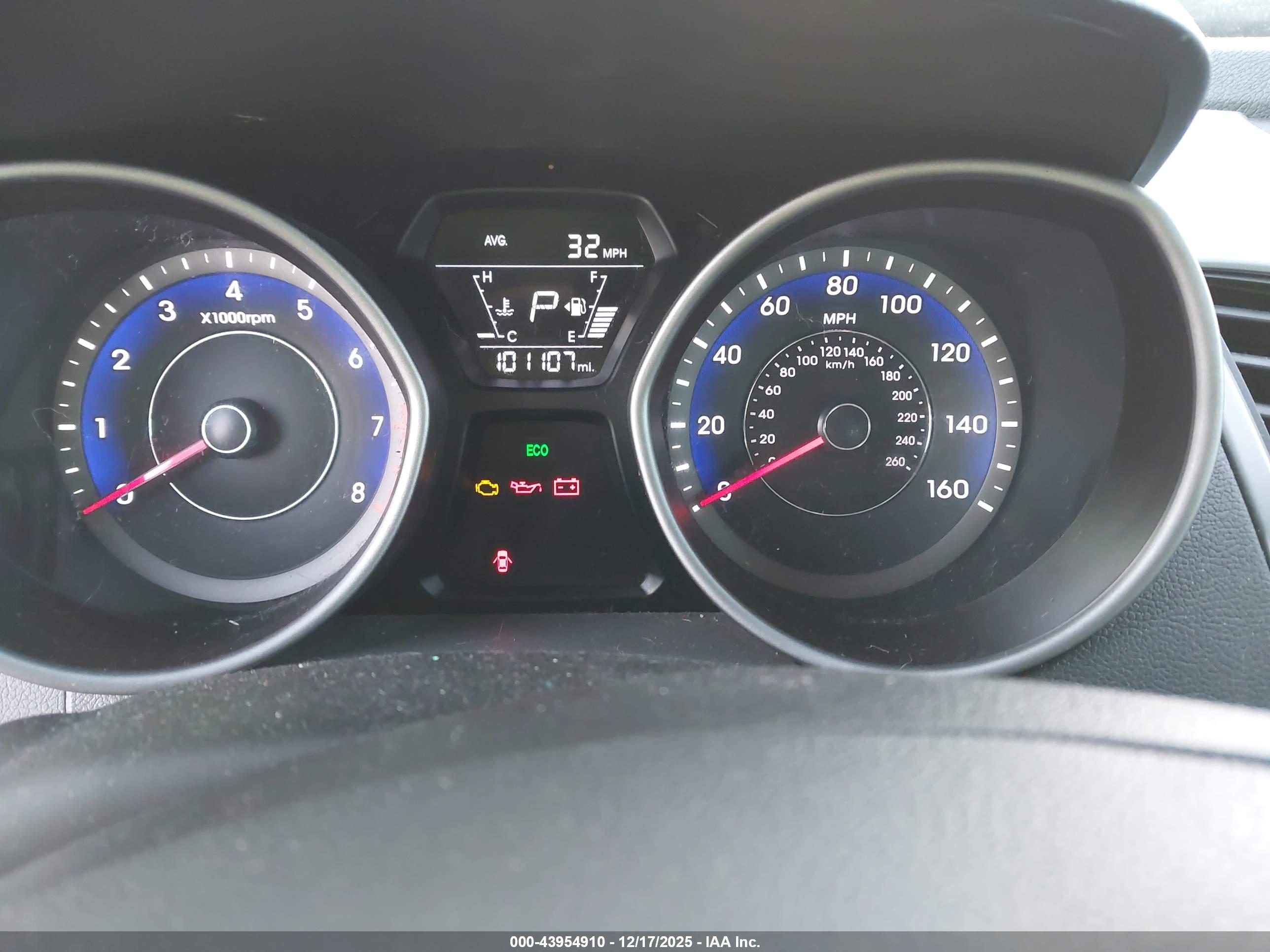 HYUNDAI ELANTRA image 7