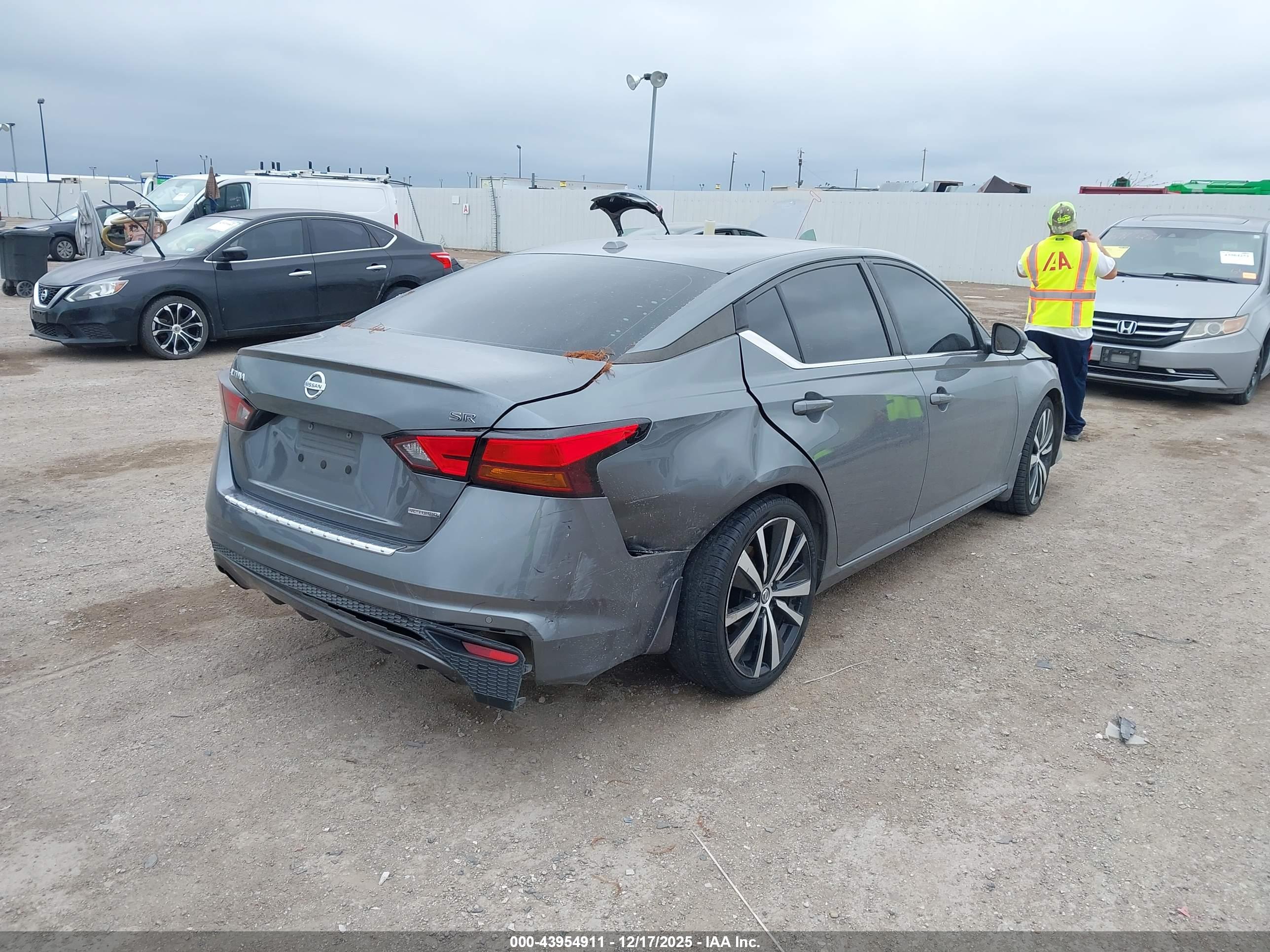 NISSAN ALTIMA image 4