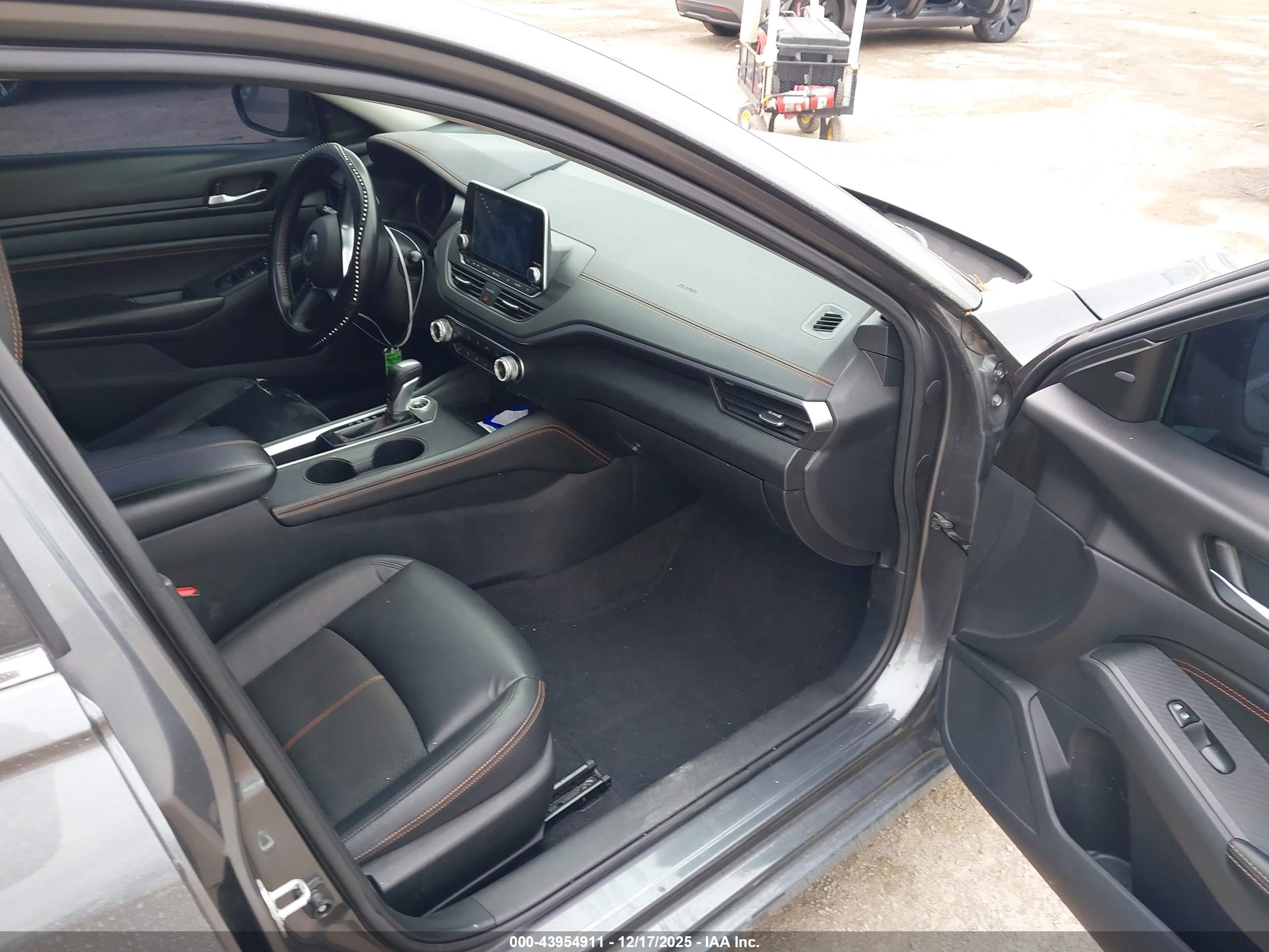 NISSAN ALTIMA image 5