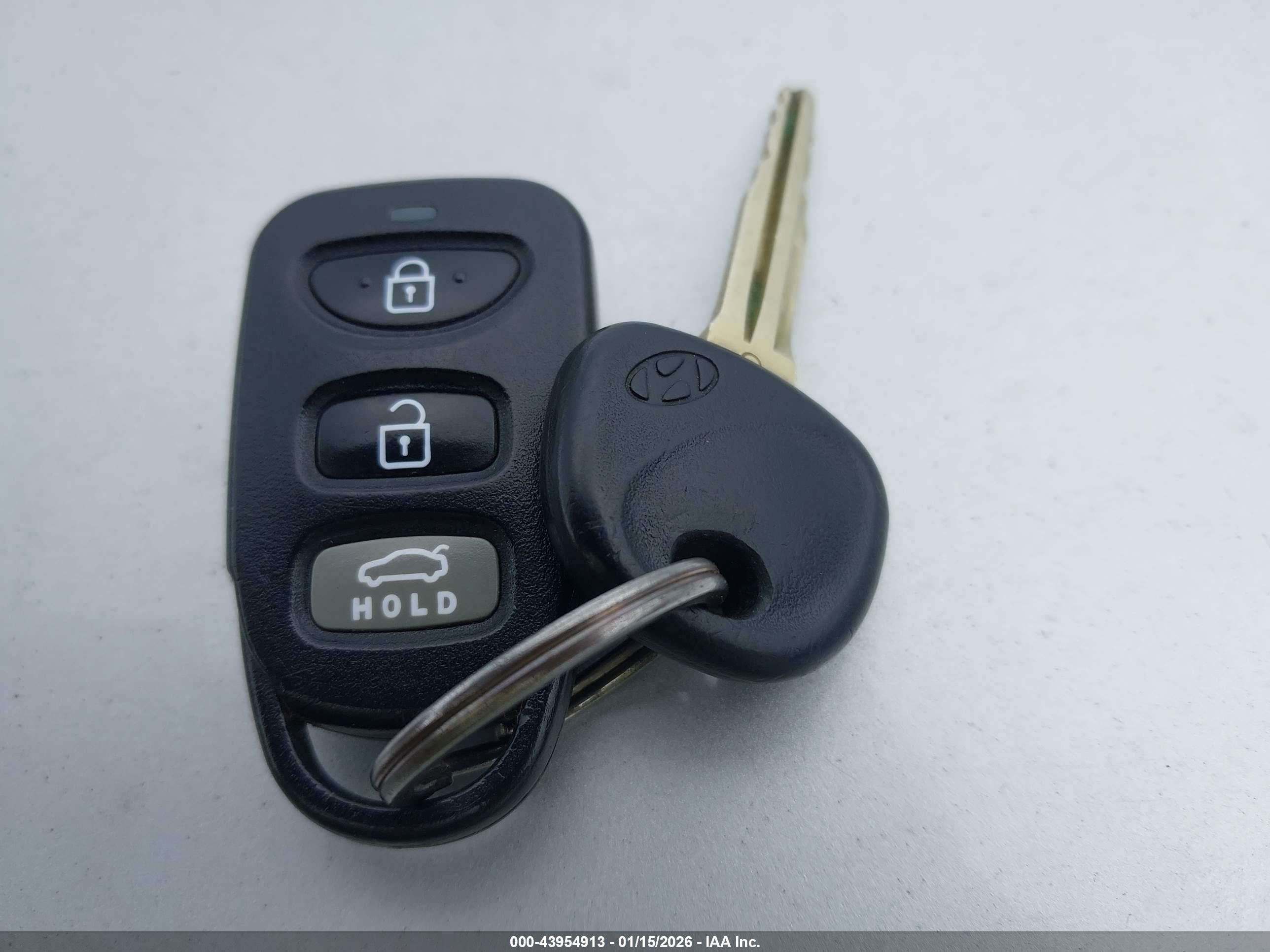 HYUNDAI ELANTRA image 11