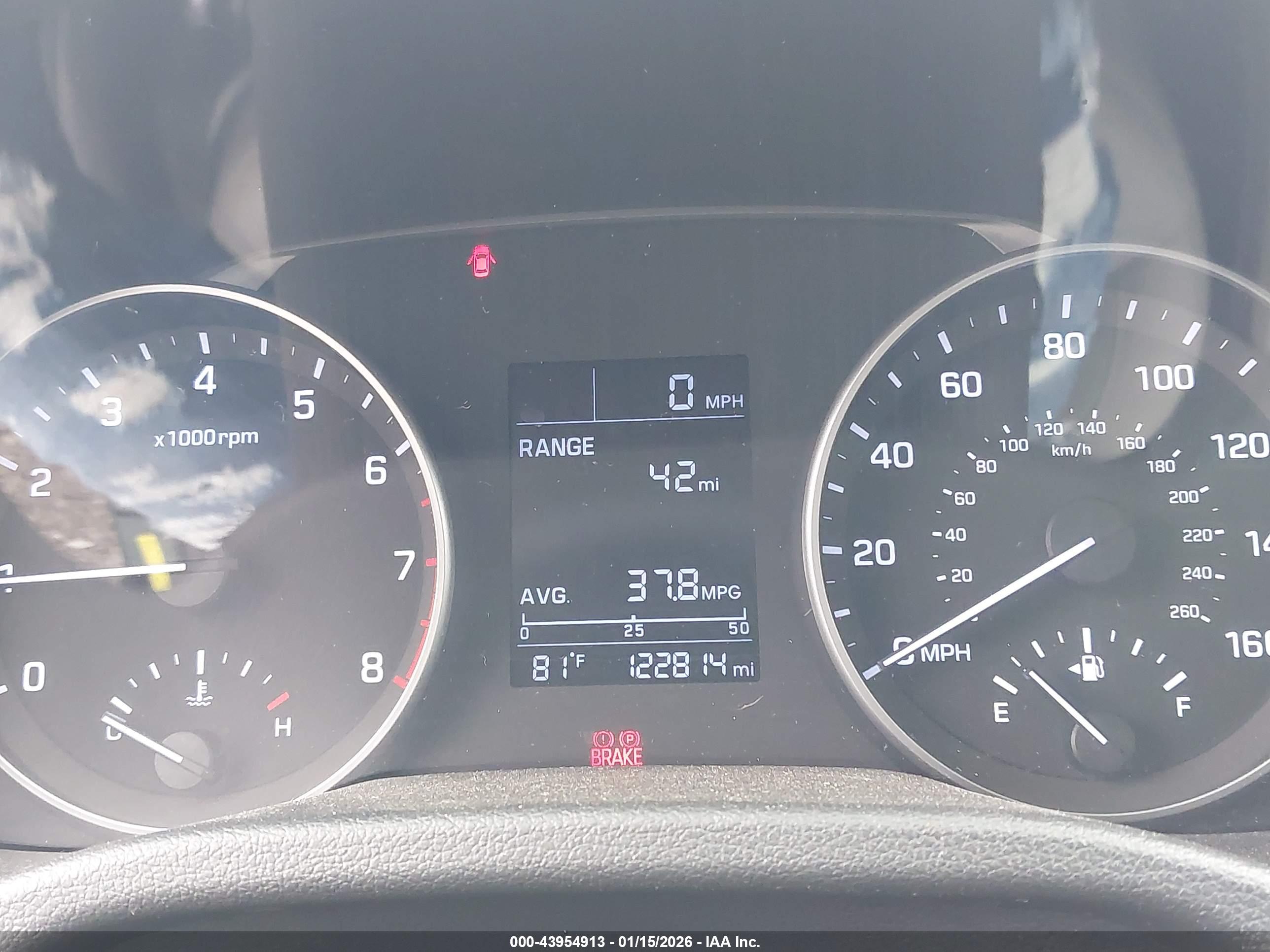 HYUNDAI ELANTRA image 7